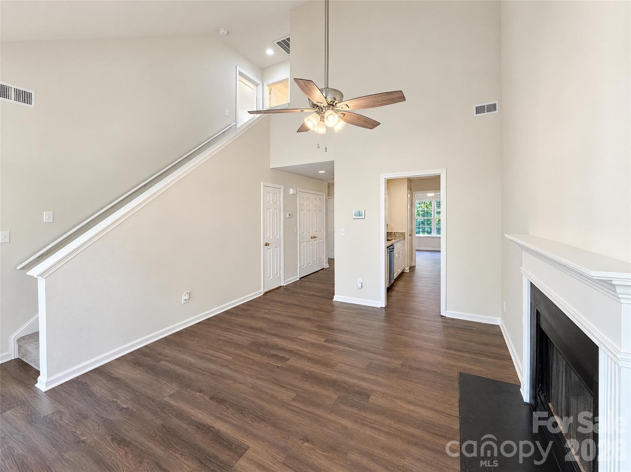 Single Family Residence at 8603 Berrybrook Lane, Charlotte, photo 7 of 17
