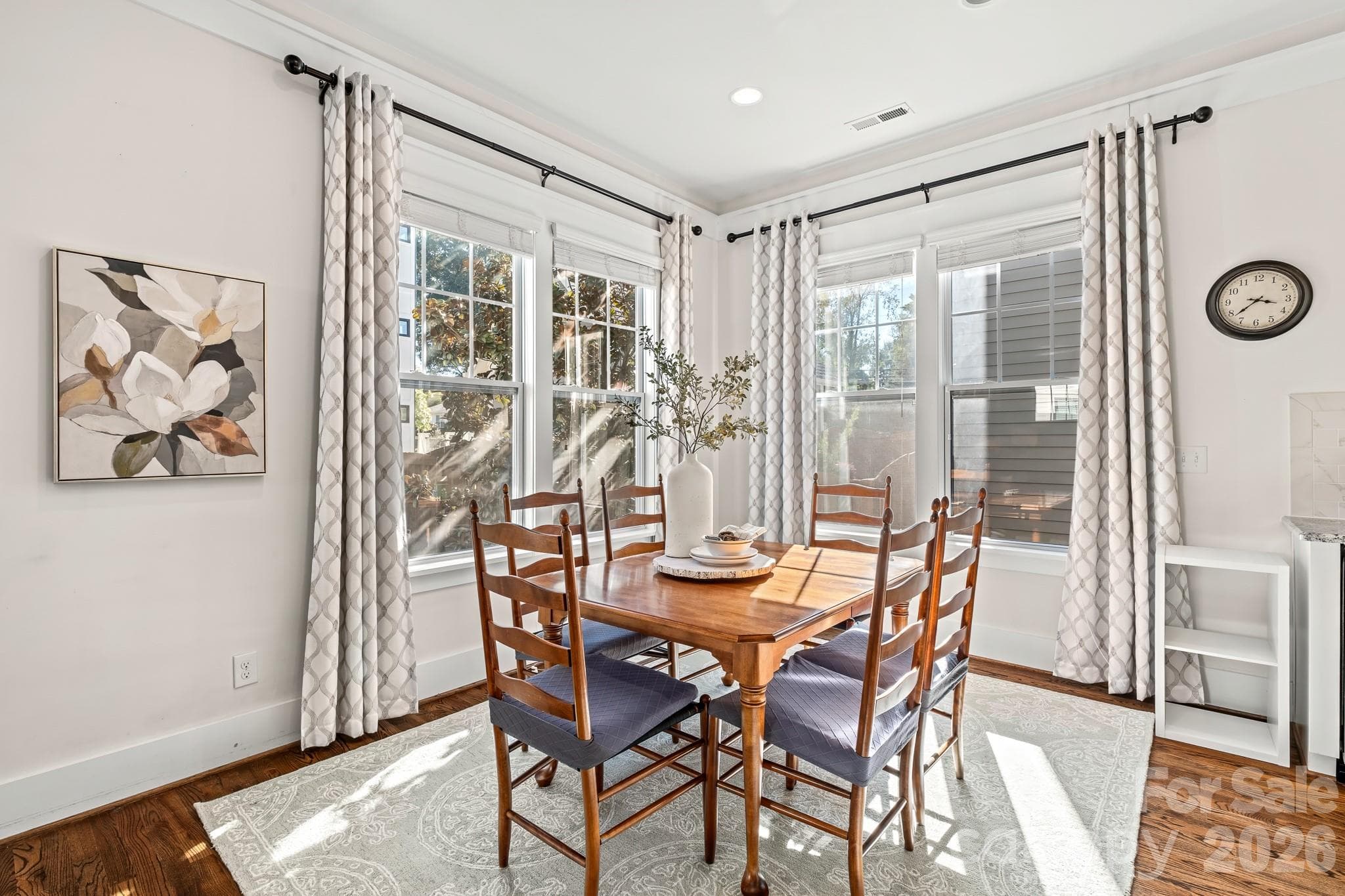 Single Family Residence at 908 Millbrook Road, Charlotte, photo 7 of 29
