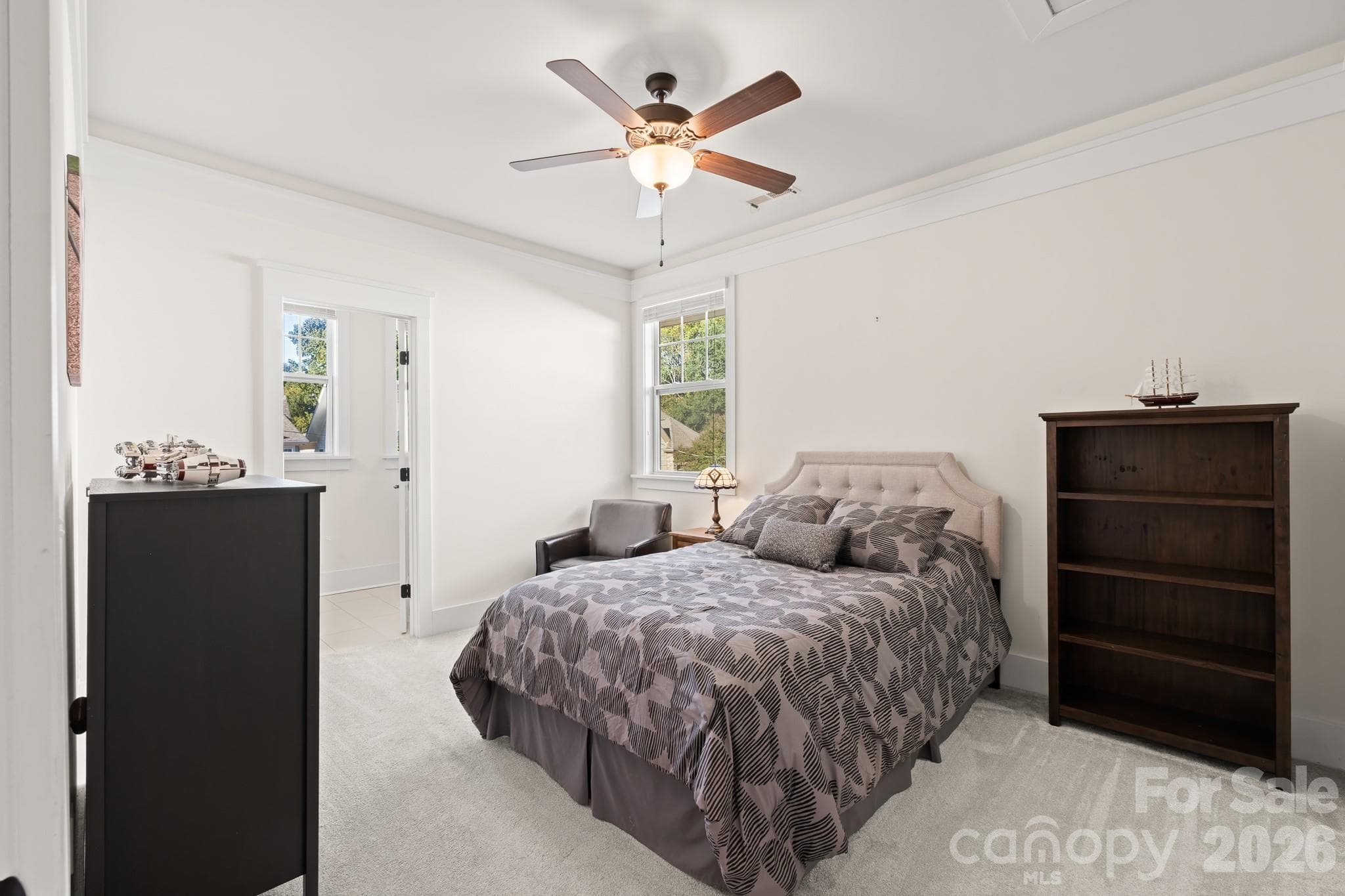 Single Family Residence at 908 Millbrook Road, Charlotte, photo 17 of 29