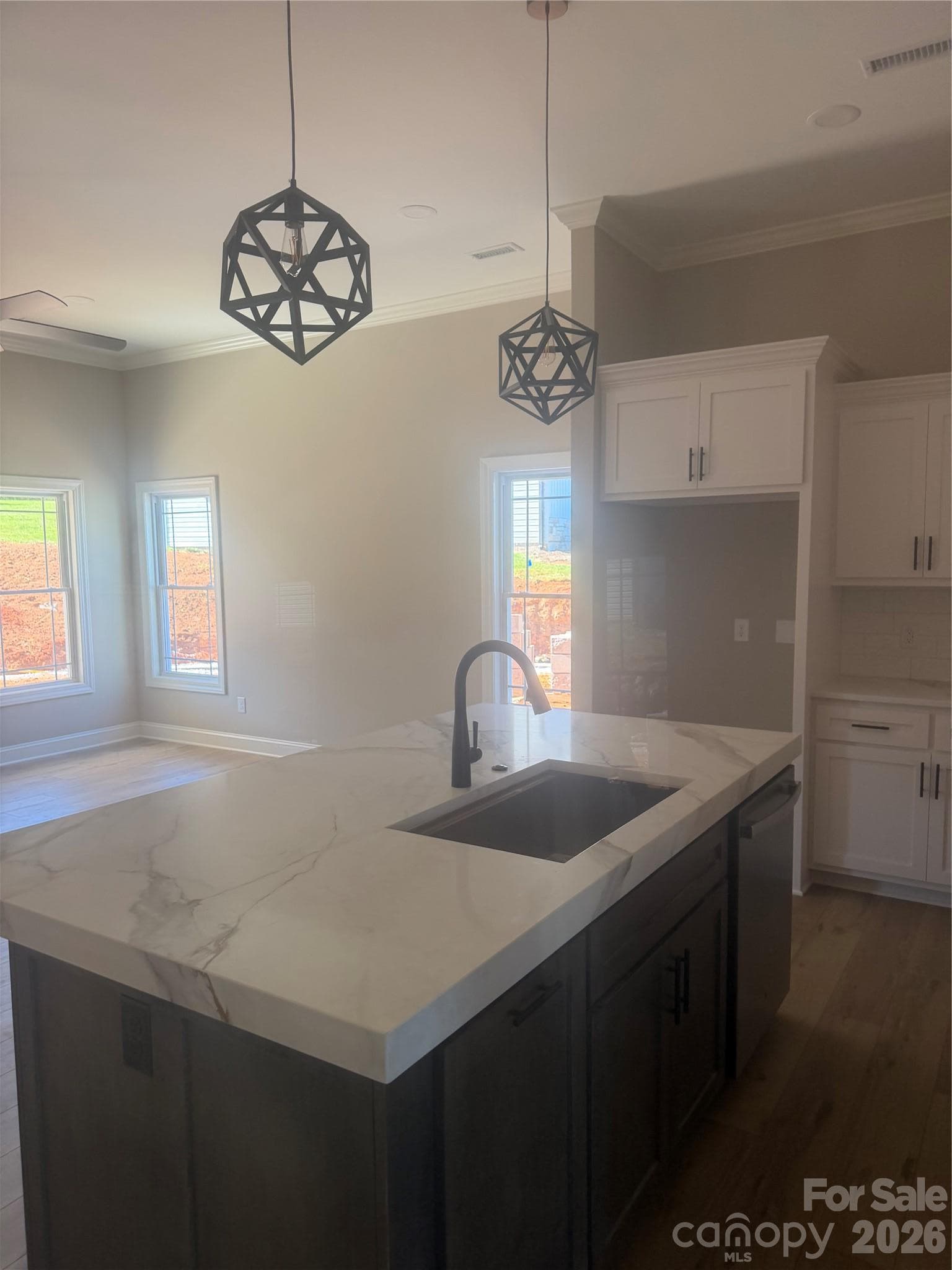 Single Family Residence at 4917 Southview Drive, Hickory, photo 6 of 20