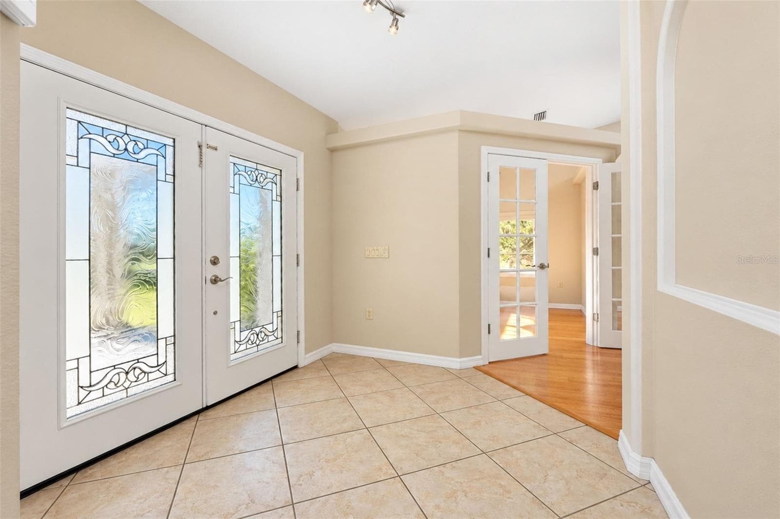 Single Family Residence at 1881 NEPTUNE DR, ENGLEWOOD, photo 4 of 80