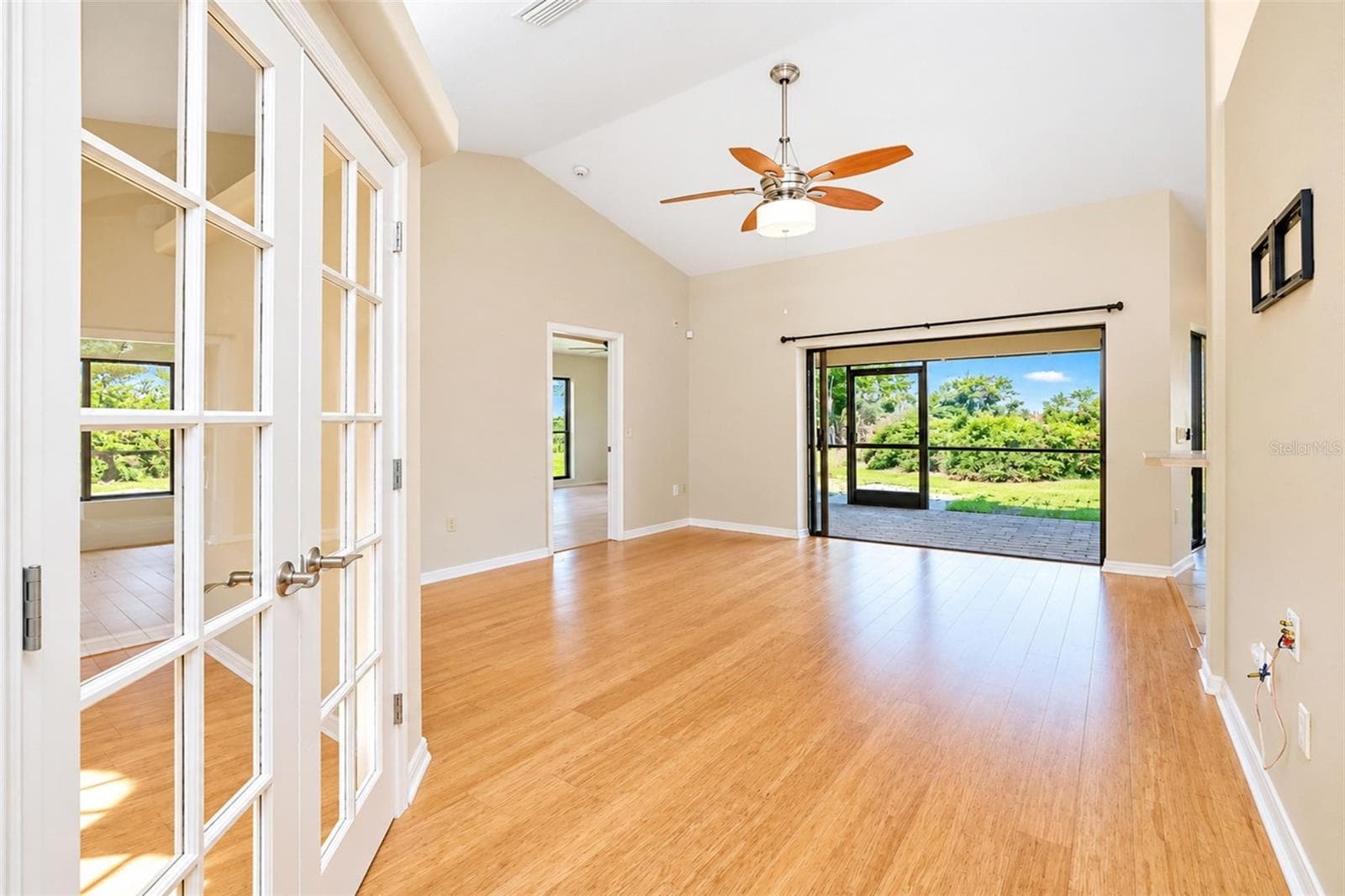 Single Family Residence at 1881 NEPTUNE DR, ENGLEWOOD, photo 5 of 80