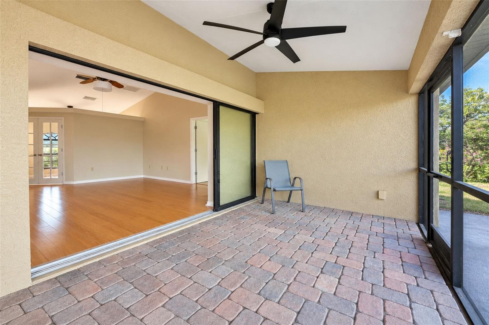 Single Family Residence at 1881 NEPTUNE DR, ENGLEWOOD, photo 13 of 80