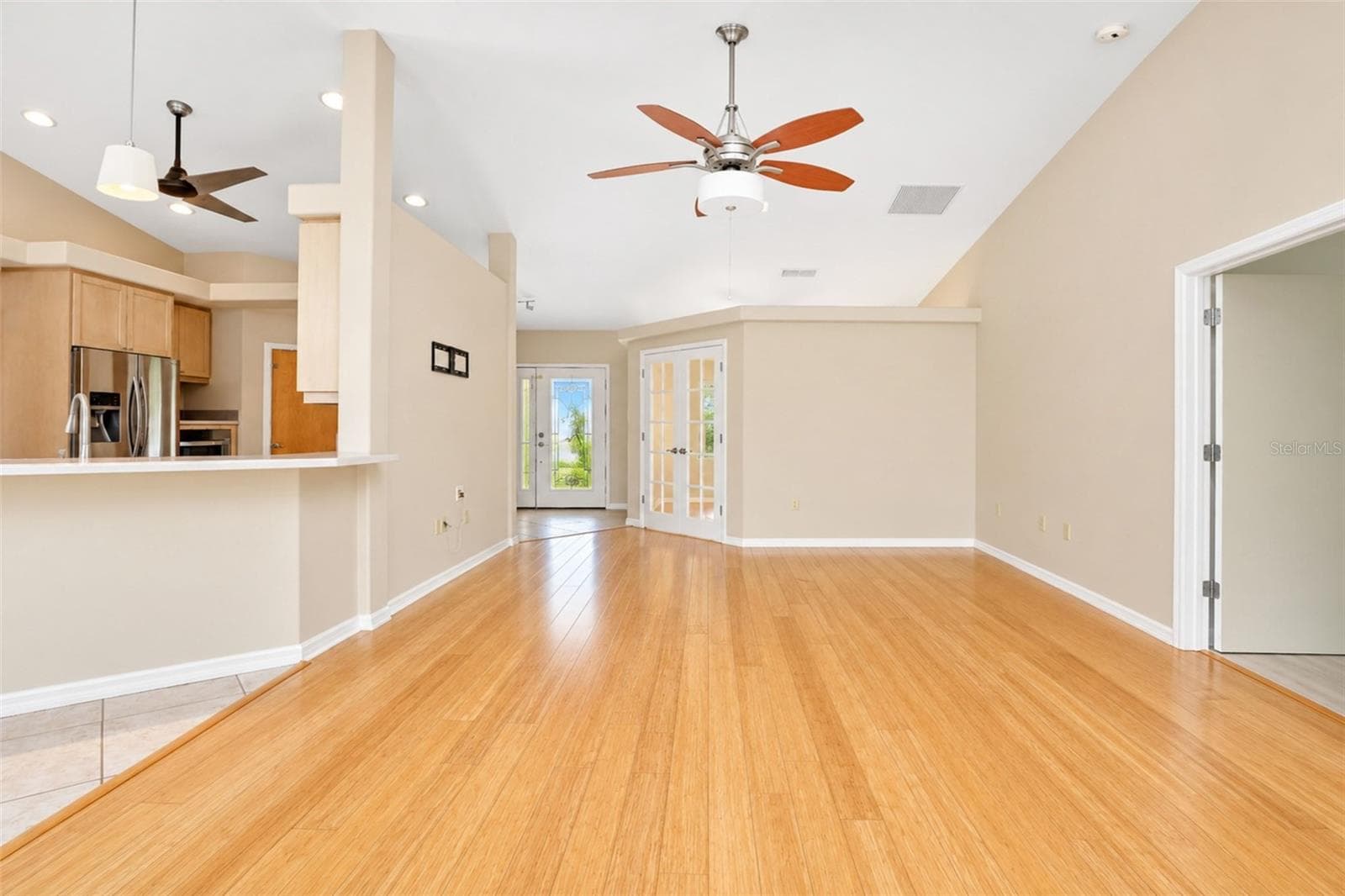 Single Family Residence at 1881 NEPTUNE DR, ENGLEWOOD, photo 15 of 80