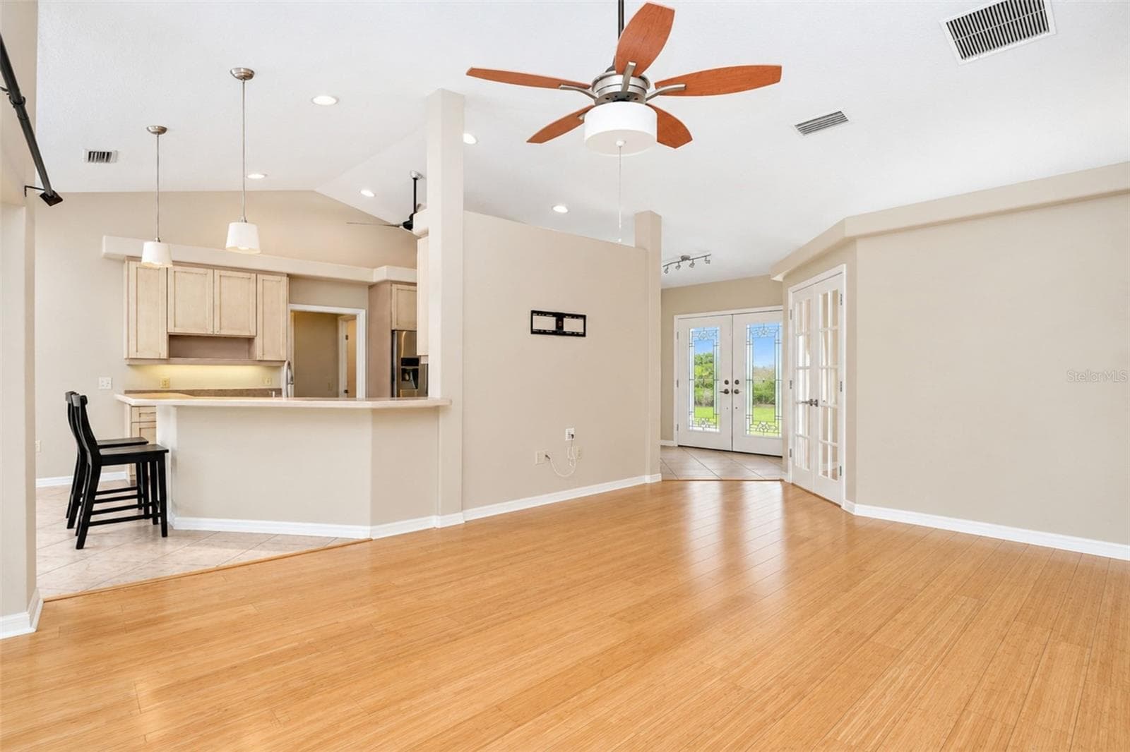 Single Family Residence at 1881 NEPTUNE DR, ENGLEWOOD, photo 17 of 80