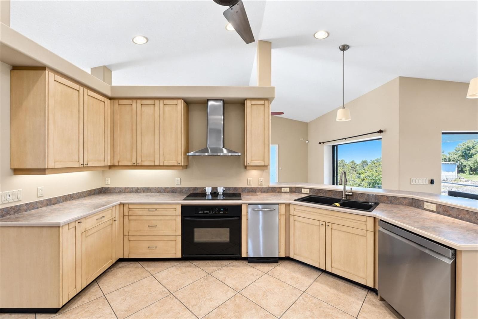 Single Family Residence at 1881 NEPTUNE DR, ENGLEWOOD, photo 25 of 80