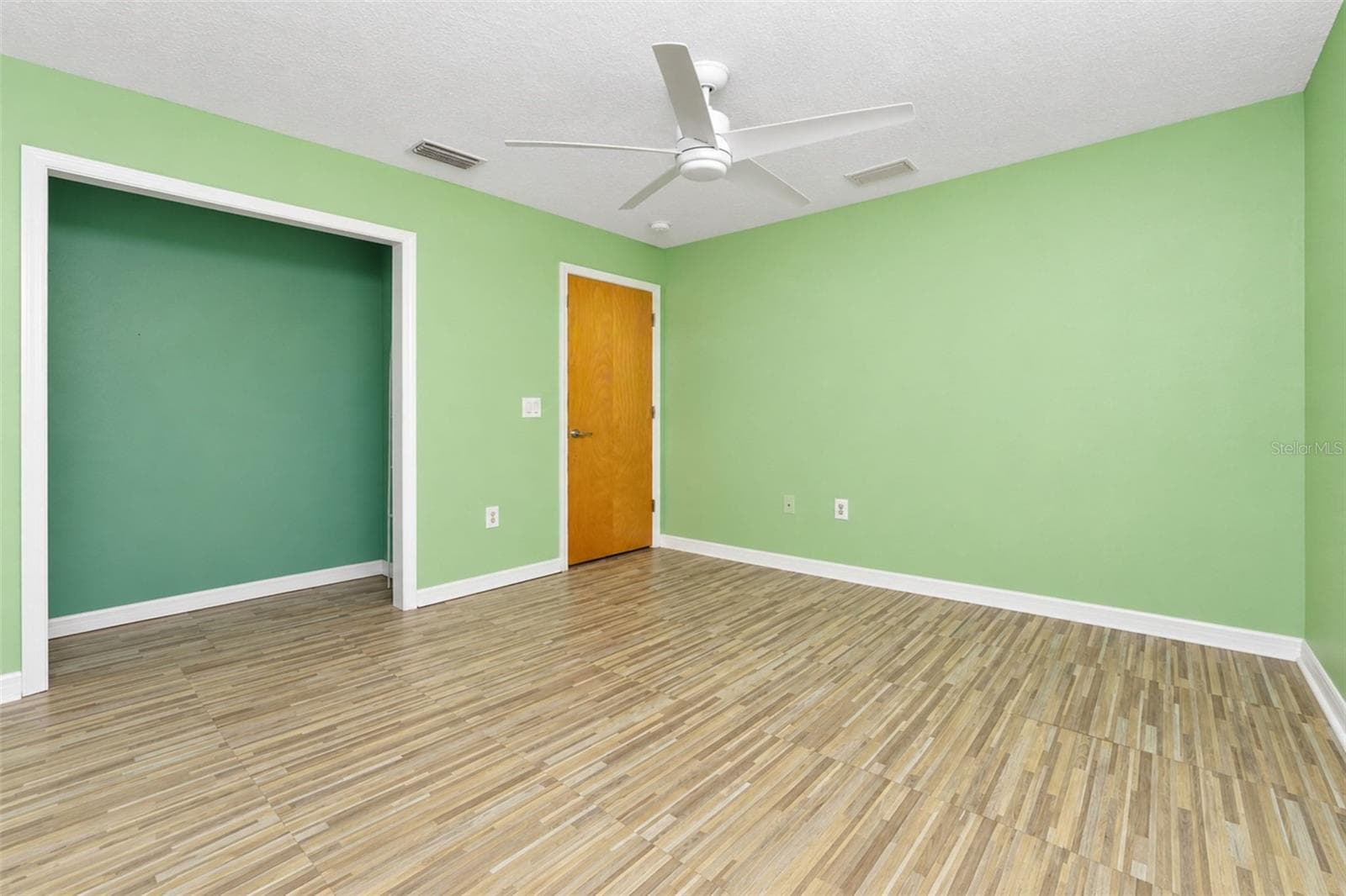 Single Family Residence at 1881 NEPTUNE DR, ENGLEWOOD, photo 51 of 80
