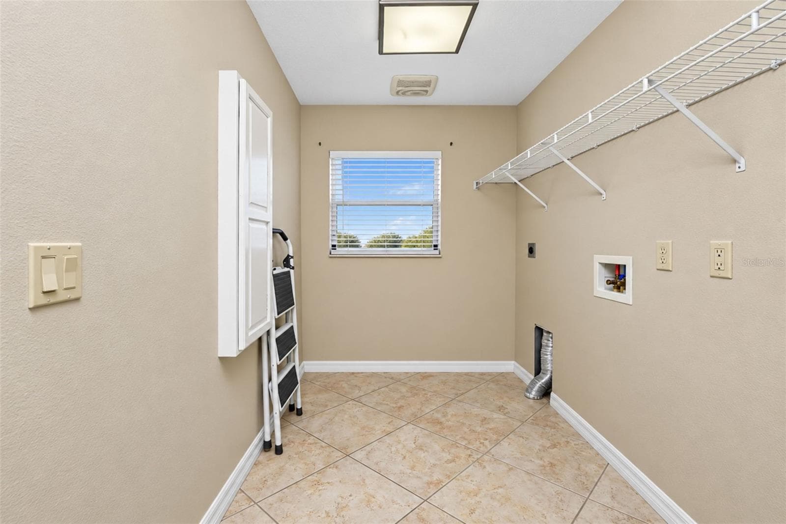 Single Family Residence at 1881 NEPTUNE DR, ENGLEWOOD, photo 55 of 80