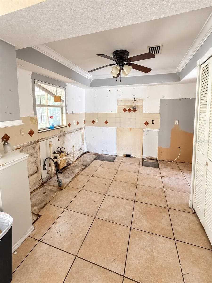 Single Family Residence at 3231 CRITTENDON ST, NORTH PORT, photo 5 of 12