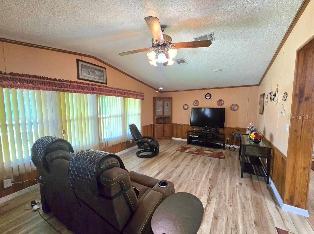 Manufactured Home at 4882 SE 130TH PL, BELLEVIEW, photo 7 of 26