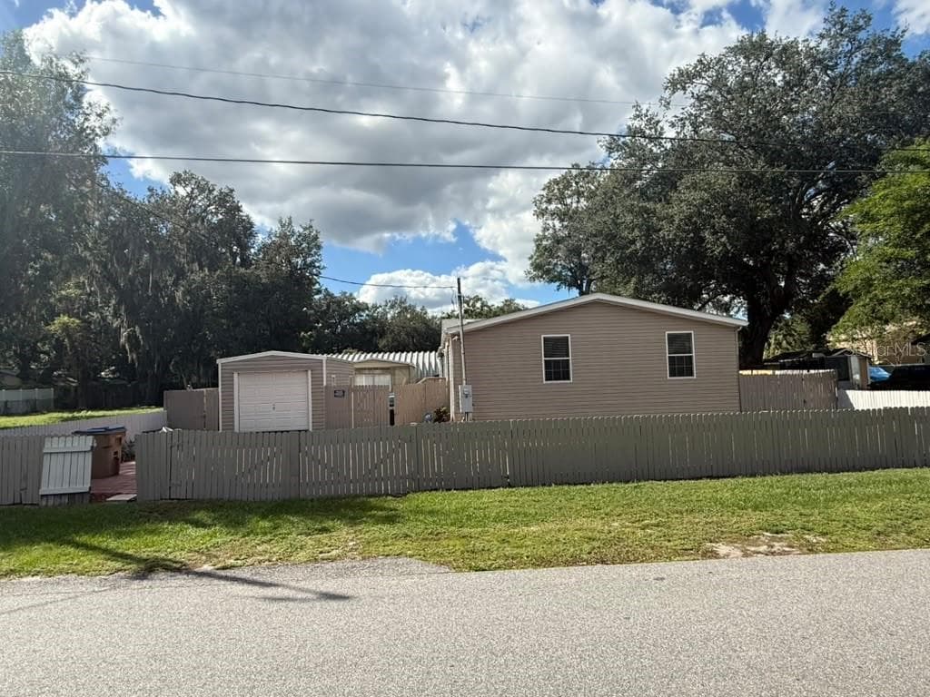 Single Family Residence at 1722 EVERGREEN ST, KISSIMMEE, photo 2 of 26