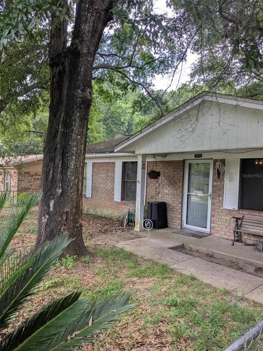 Single Family Residence at 9910 OAK HAVEN RD, PENSACOLA, photo 3 of 28