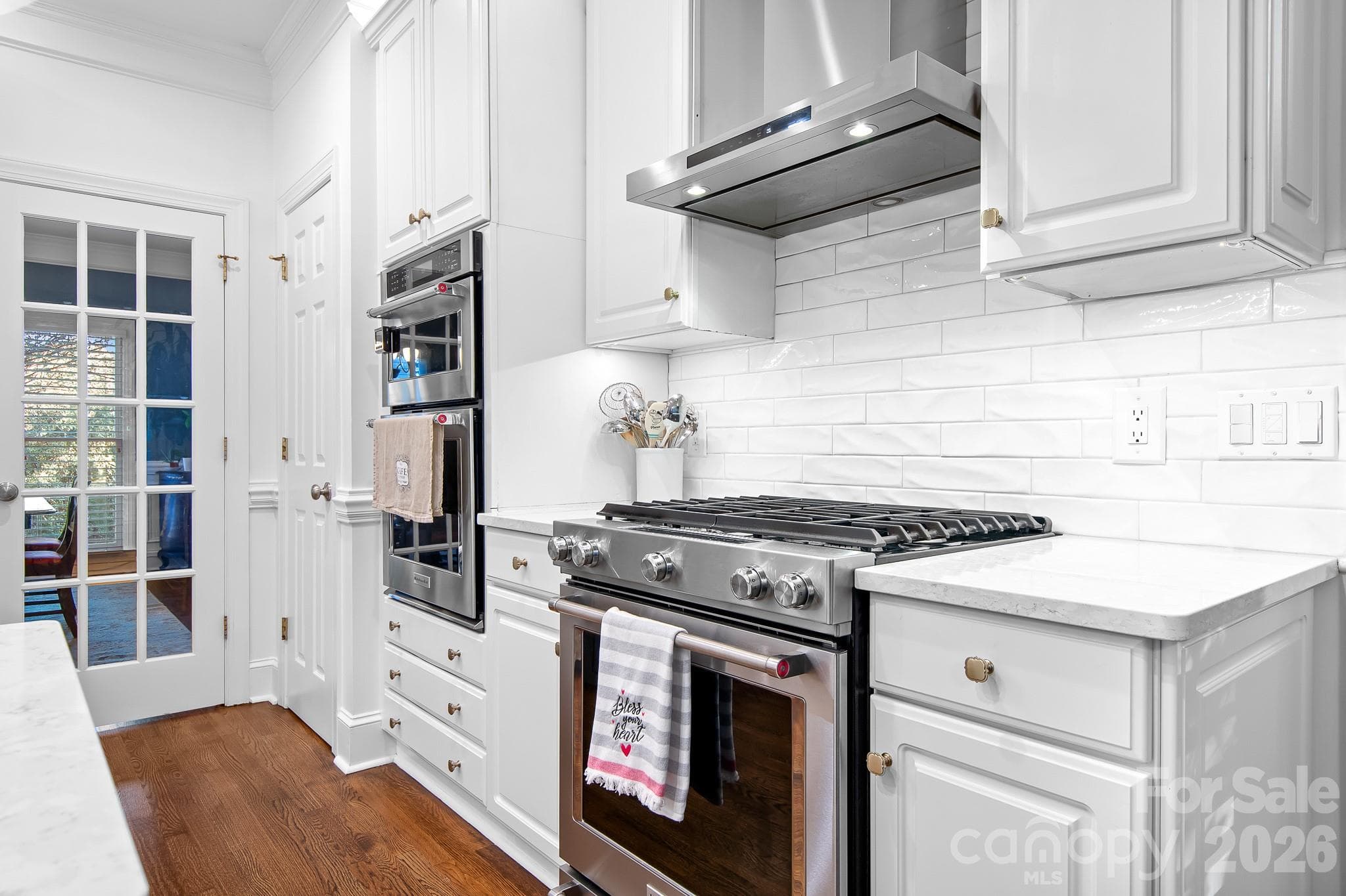 Single Family Residence at 861 Kings Crossing Drive, Concord, photo 11 of 41