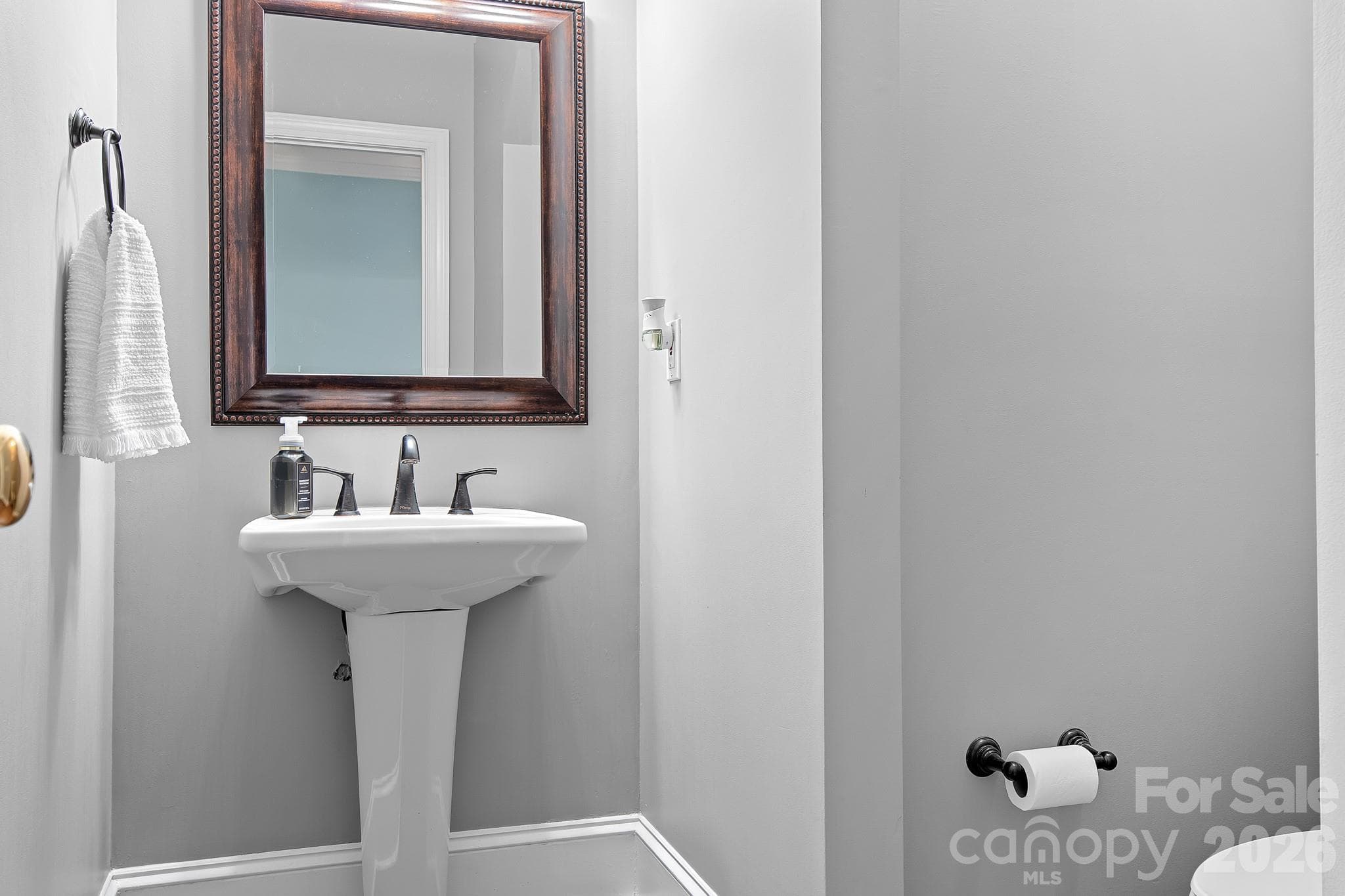 Single Family Residence at 861 Kings Crossing Drive, Concord, photo 20 of 41