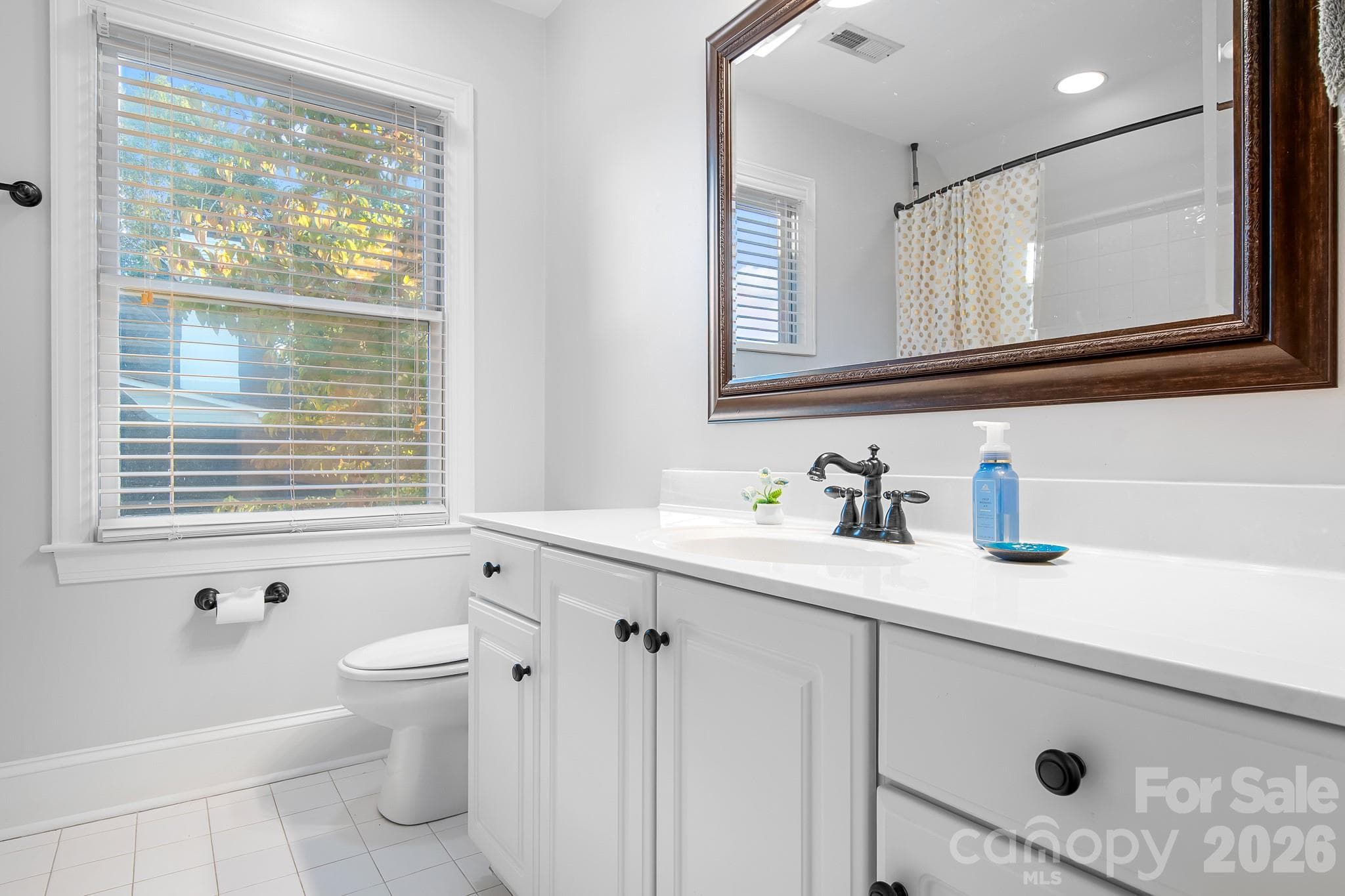 Single Family Residence at 861 Kings Crossing Drive, Concord, photo 24 of 41