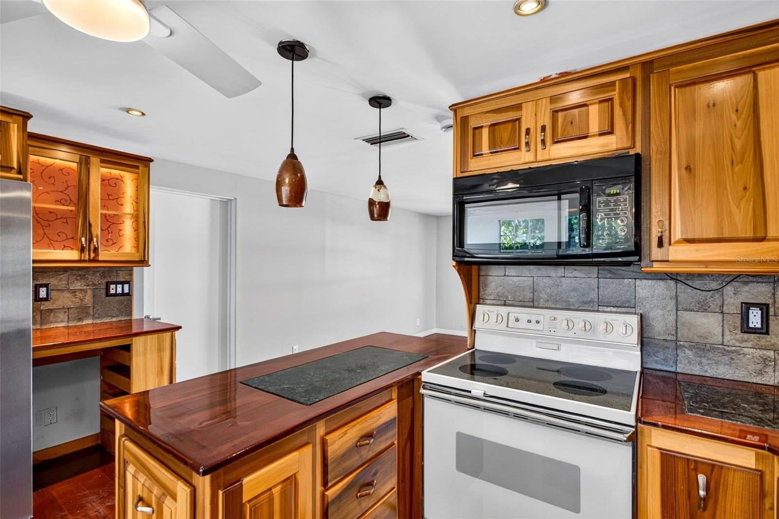 Single Family Residence at 408 13TH ST SW, RUSKIN, photo 20 of 65