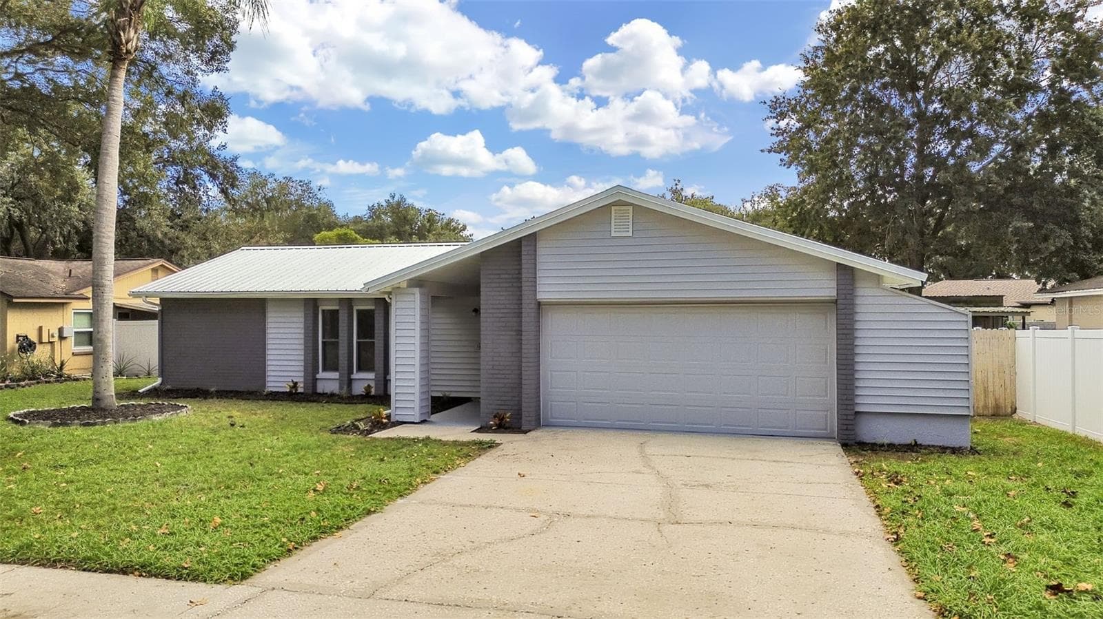 Single Family Residence at 17531 BRANDYWINE DR, LUTZ, photo 4 of 46