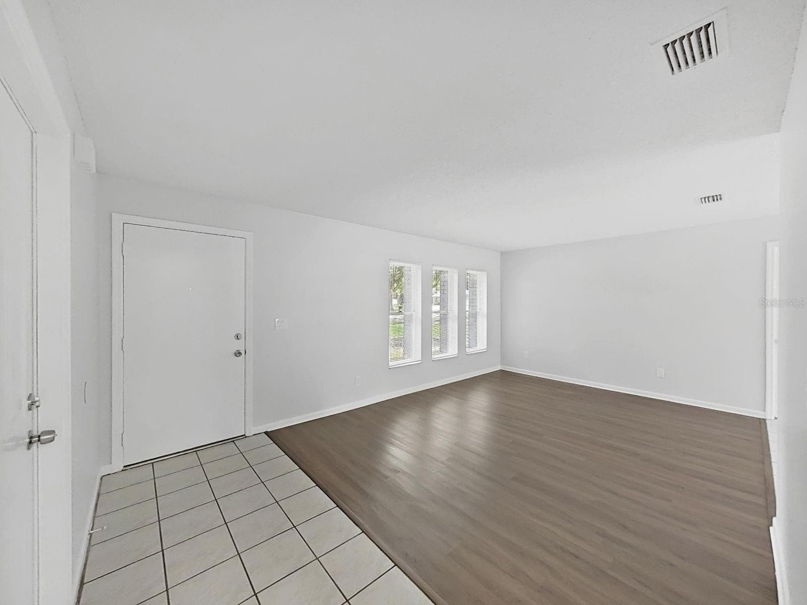 Single Family Residence at 17531 BRANDYWINE DR, LUTZ, photo 7 of 46