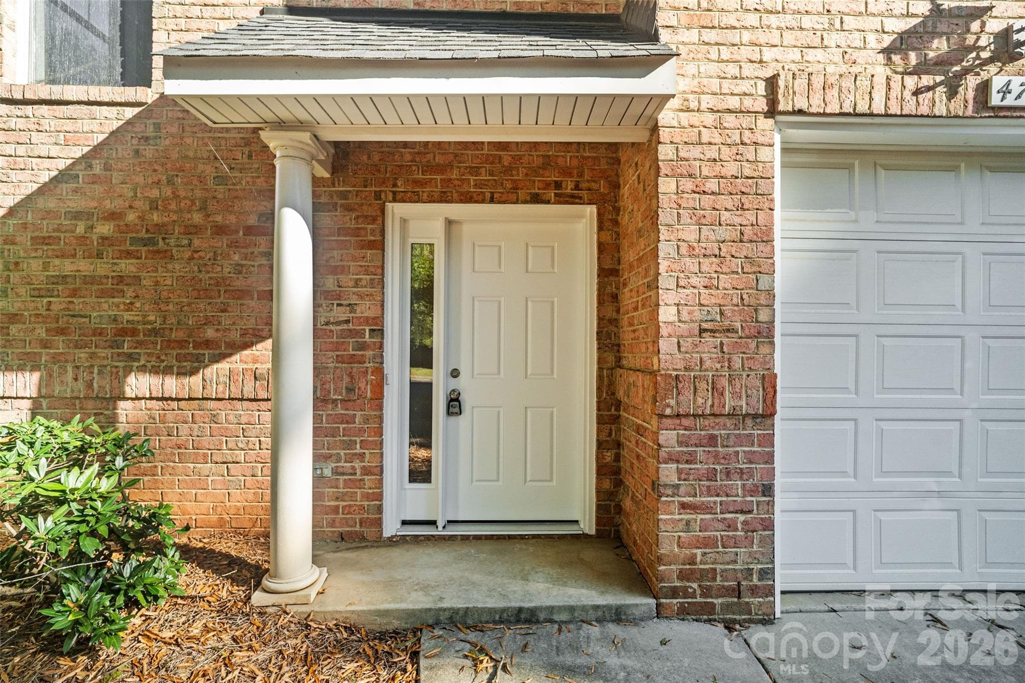 Townhouse at 4766 Hunter Crest Lane, Charlotte, photo 5 of 35