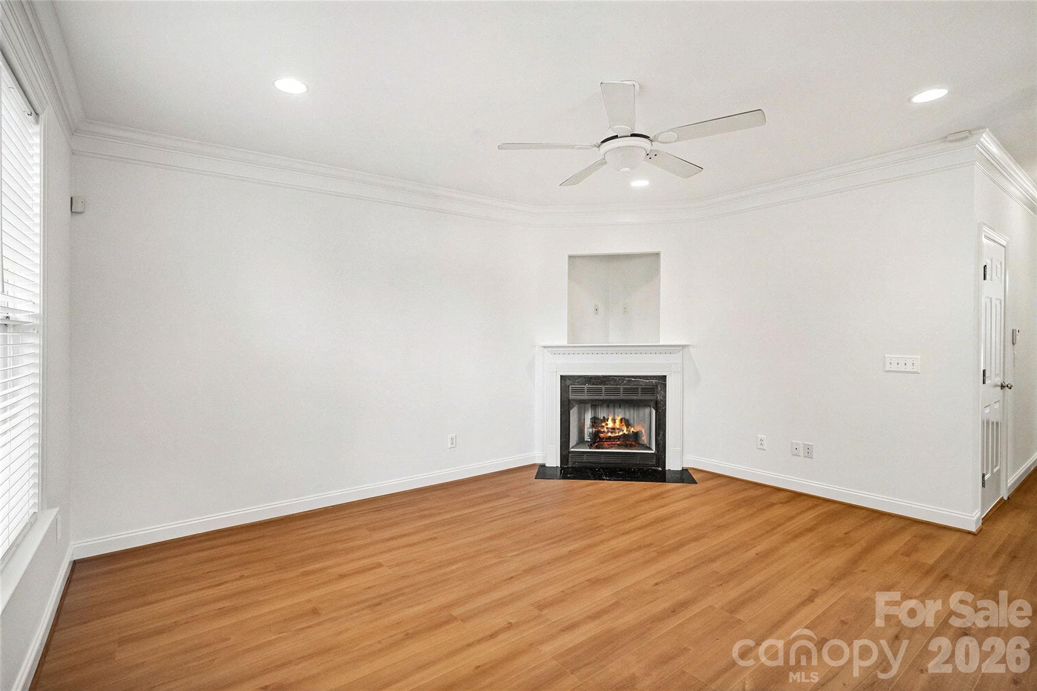 Townhouse at 4766 Hunter Crest Lane, Charlotte, photo 9 of 35