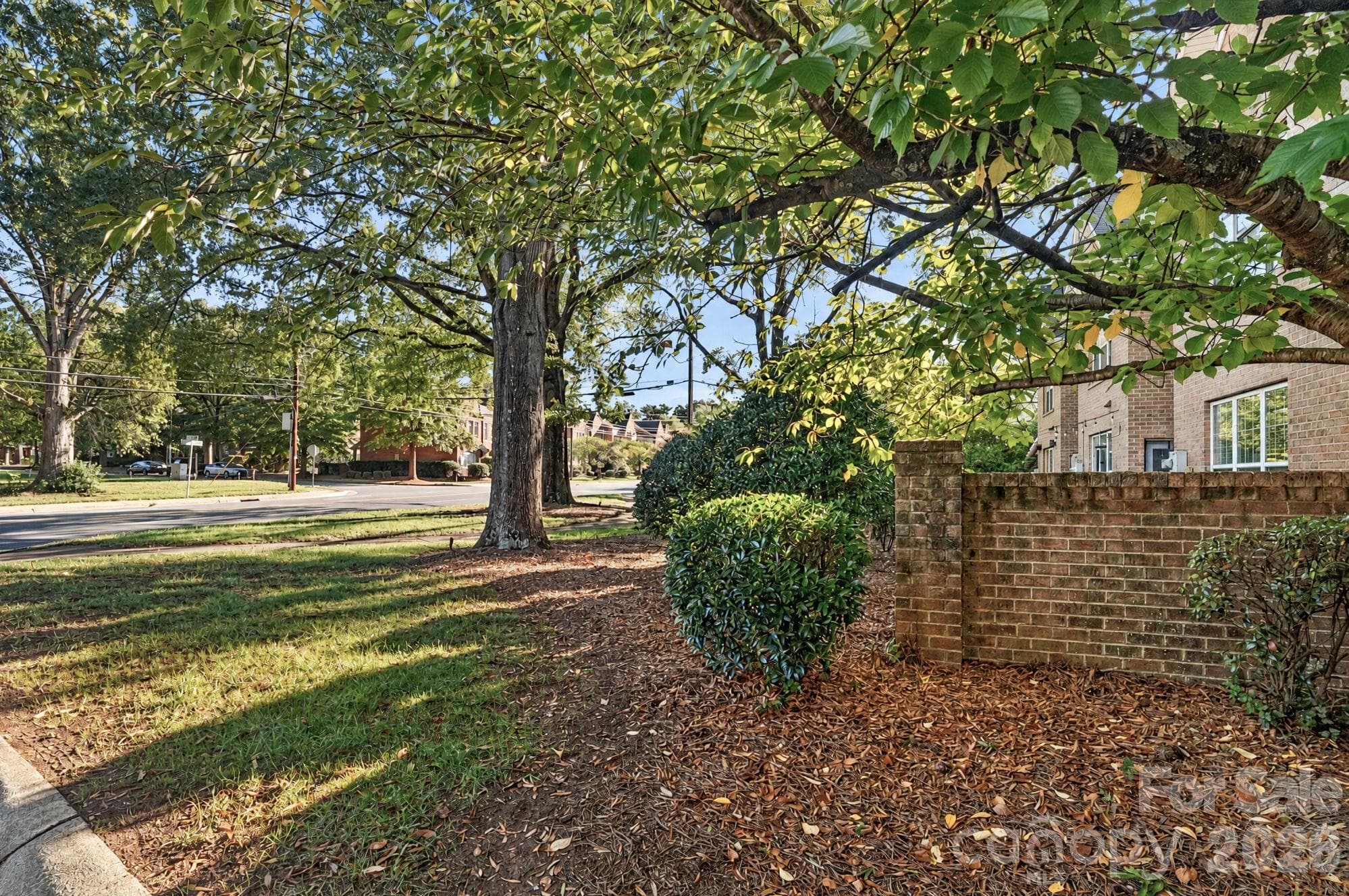 Townhouse at 4766 Hunter Crest Lane, Charlotte, photo 30 of 35