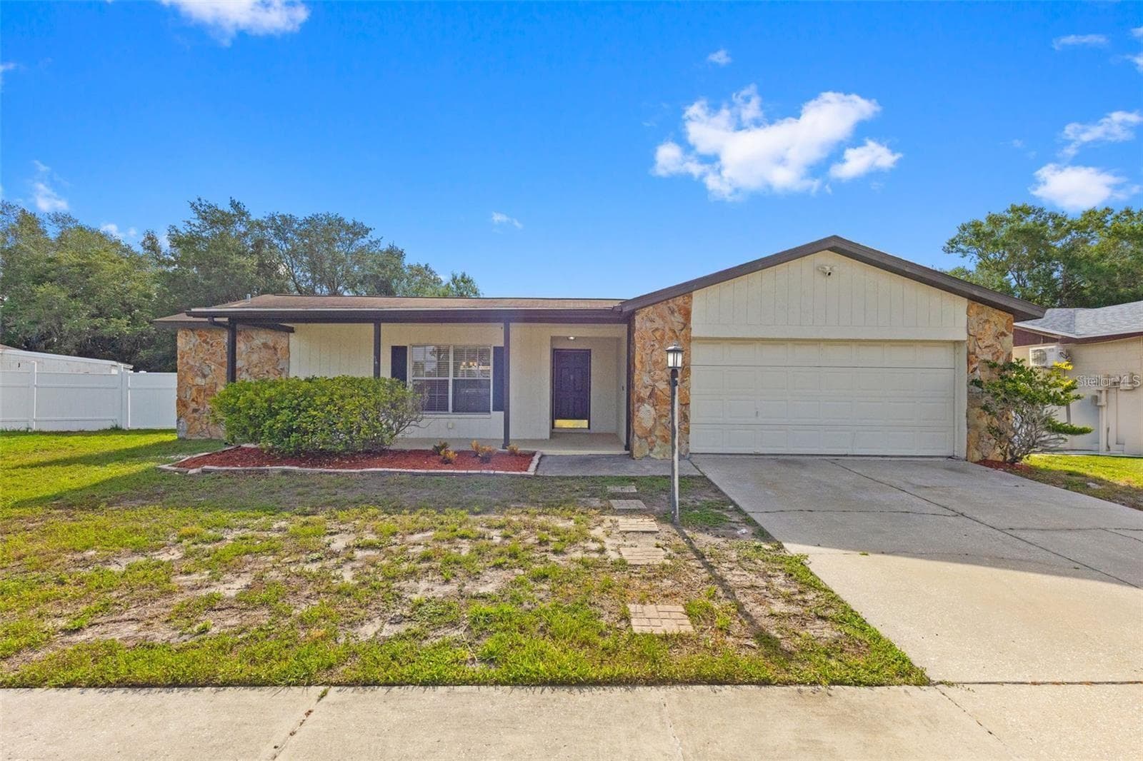 1358 FOXBORO DR