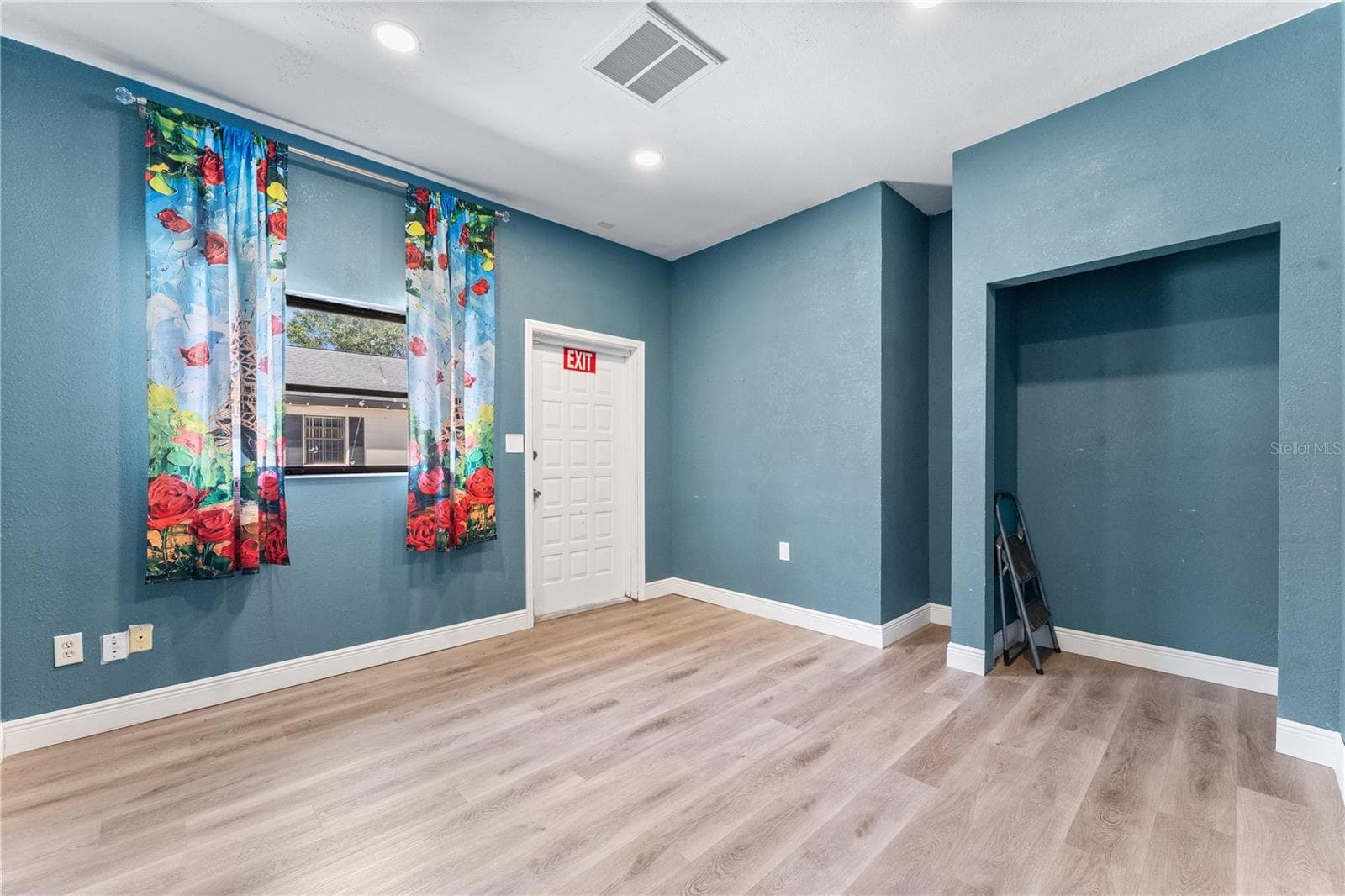 Single Family Residence at 13042 TARPON SPRINGS RD, ODESSA, photo 11 of 51