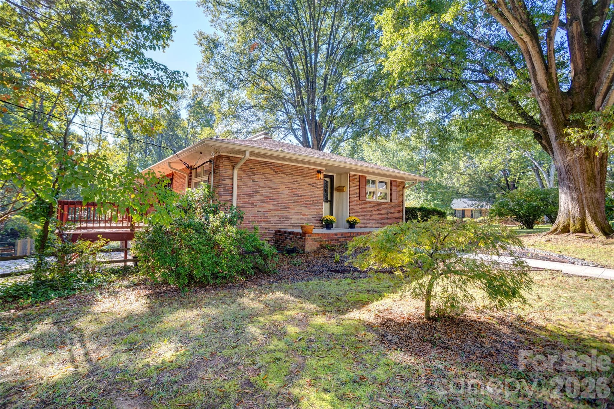 Full brick - ranch w/basement - 688 Grandview Drive NE, Concord