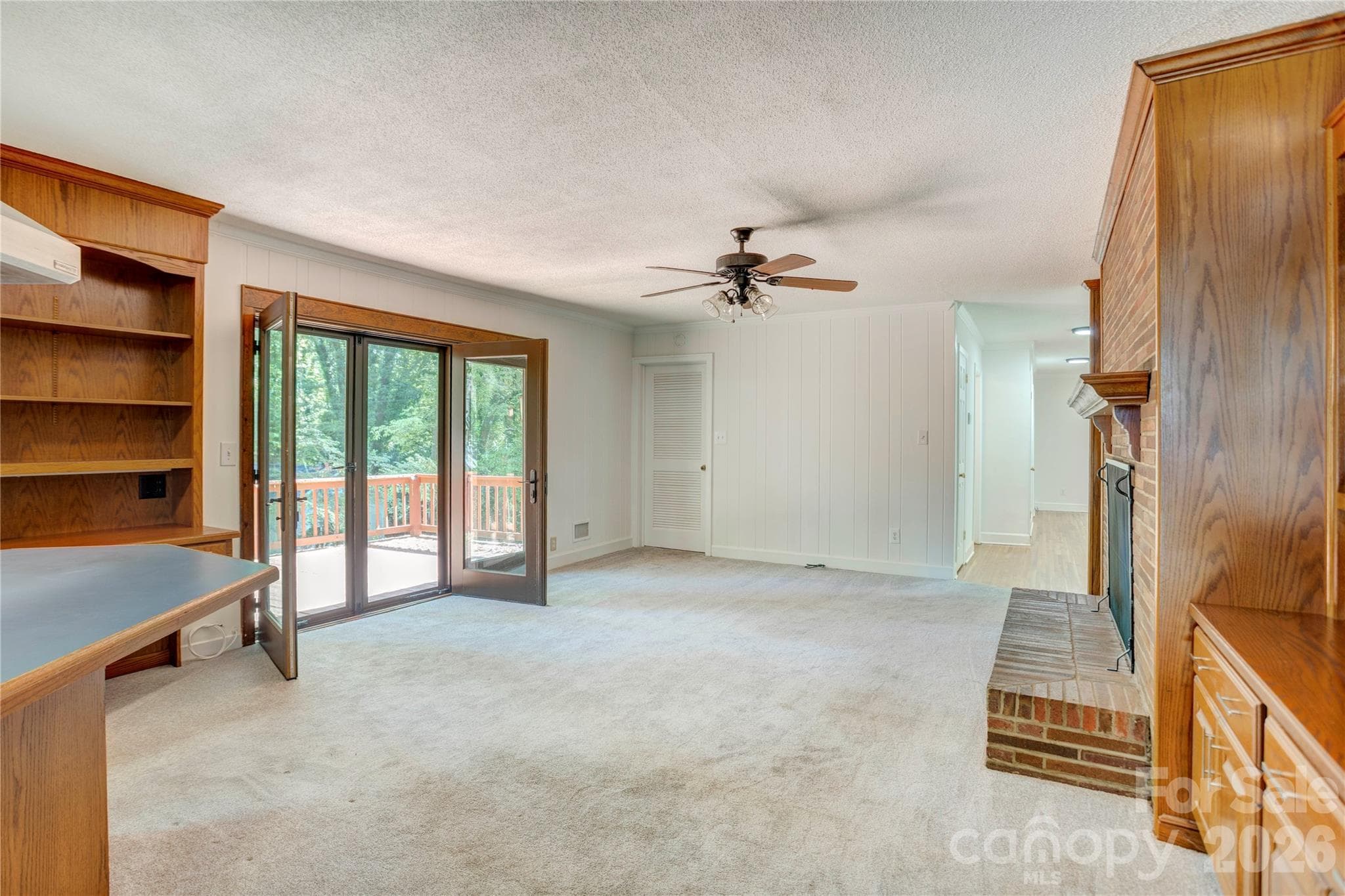 Den area off kitchen - 688 Grandview Drive NE, Concord