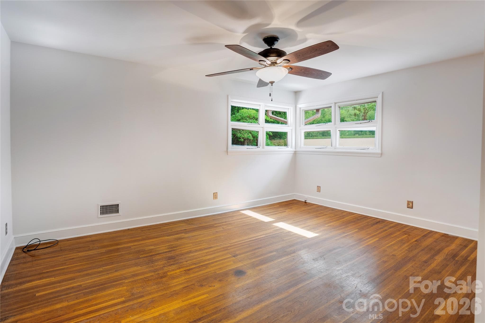 Primary bedroom (main floor) - 688 Grandview Drive NE, Concord