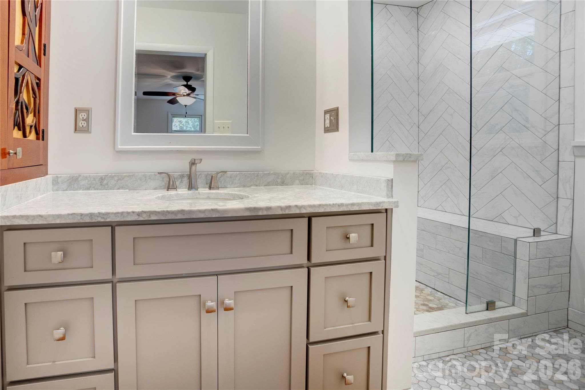 Primary bath (main floor) - 688 Grandview Drive NE, Concord