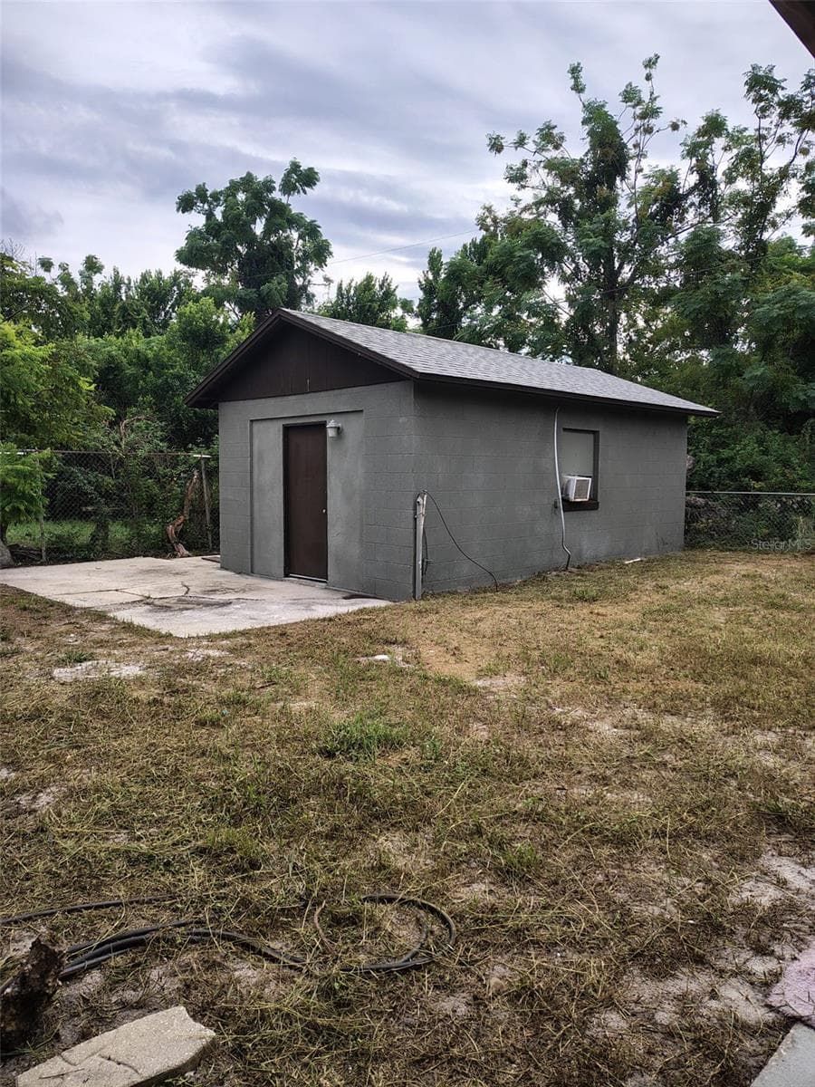 Single Family Residence at 1700 MONA AVE, OCOEE, photo 2 of 13