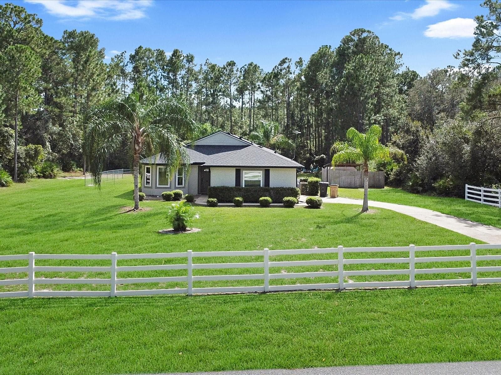 Single Family Residence at 30526 HAWTHORN AVE, EUSTIS, photo 3 of 47
