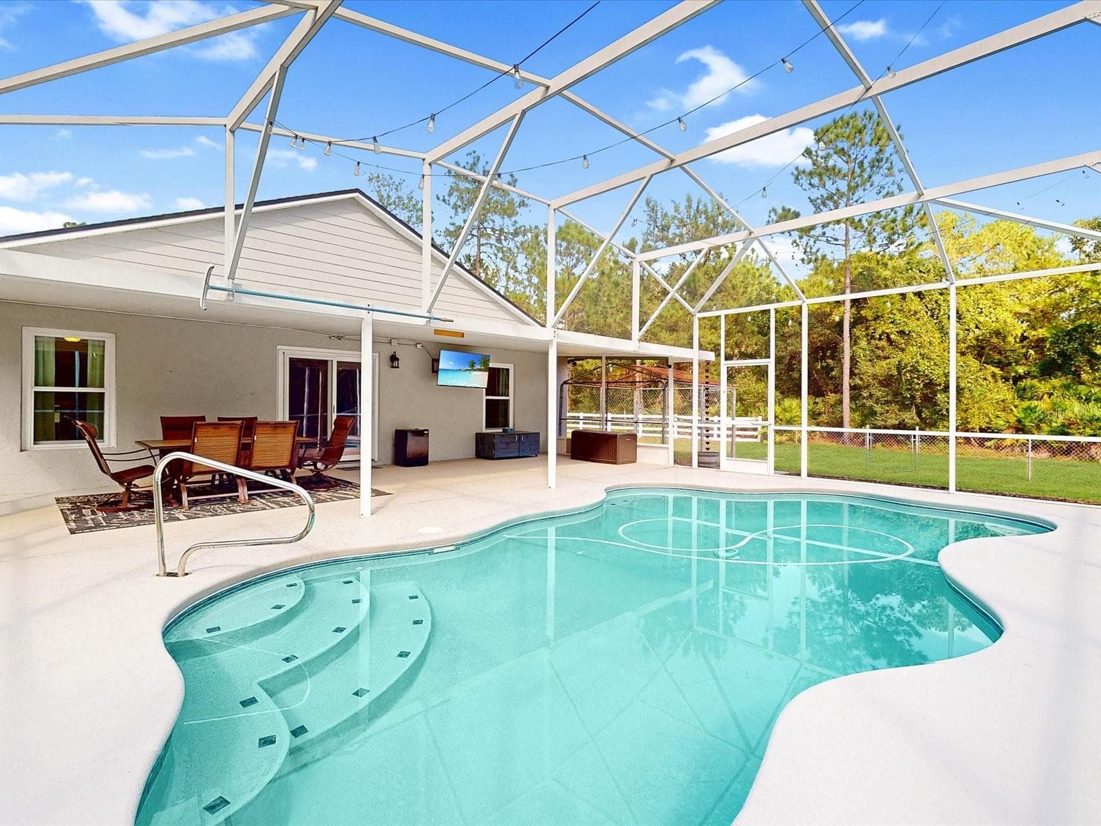 Single Family Residence at 30526 HAWTHORN AVE, EUSTIS, photo 4 of 47