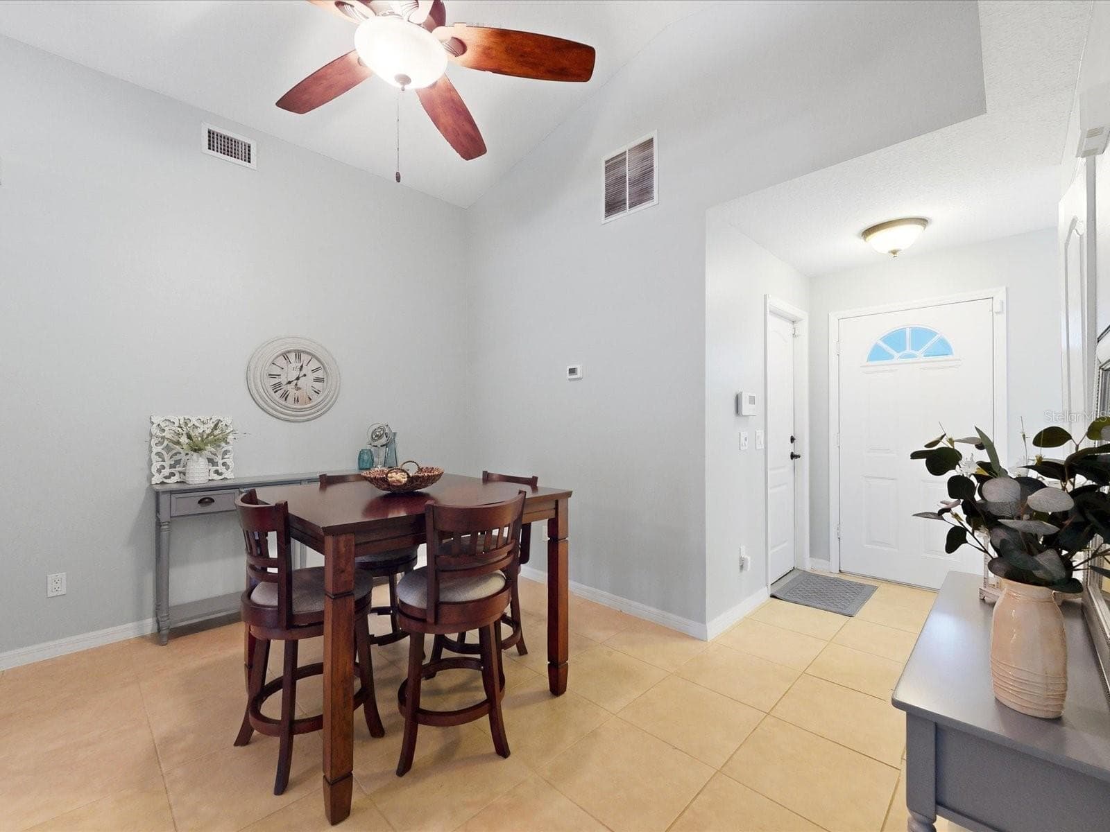 Single Family Residence at 30526 HAWTHORN AVE, EUSTIS, photo 6 of 47
