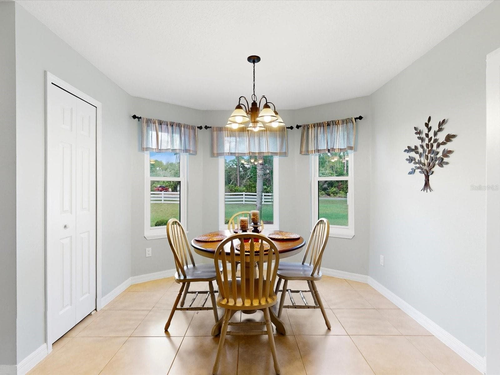 Single Family Residence at 30526 HAWTHORN AVE, EUSTIS, photo 8 of 47