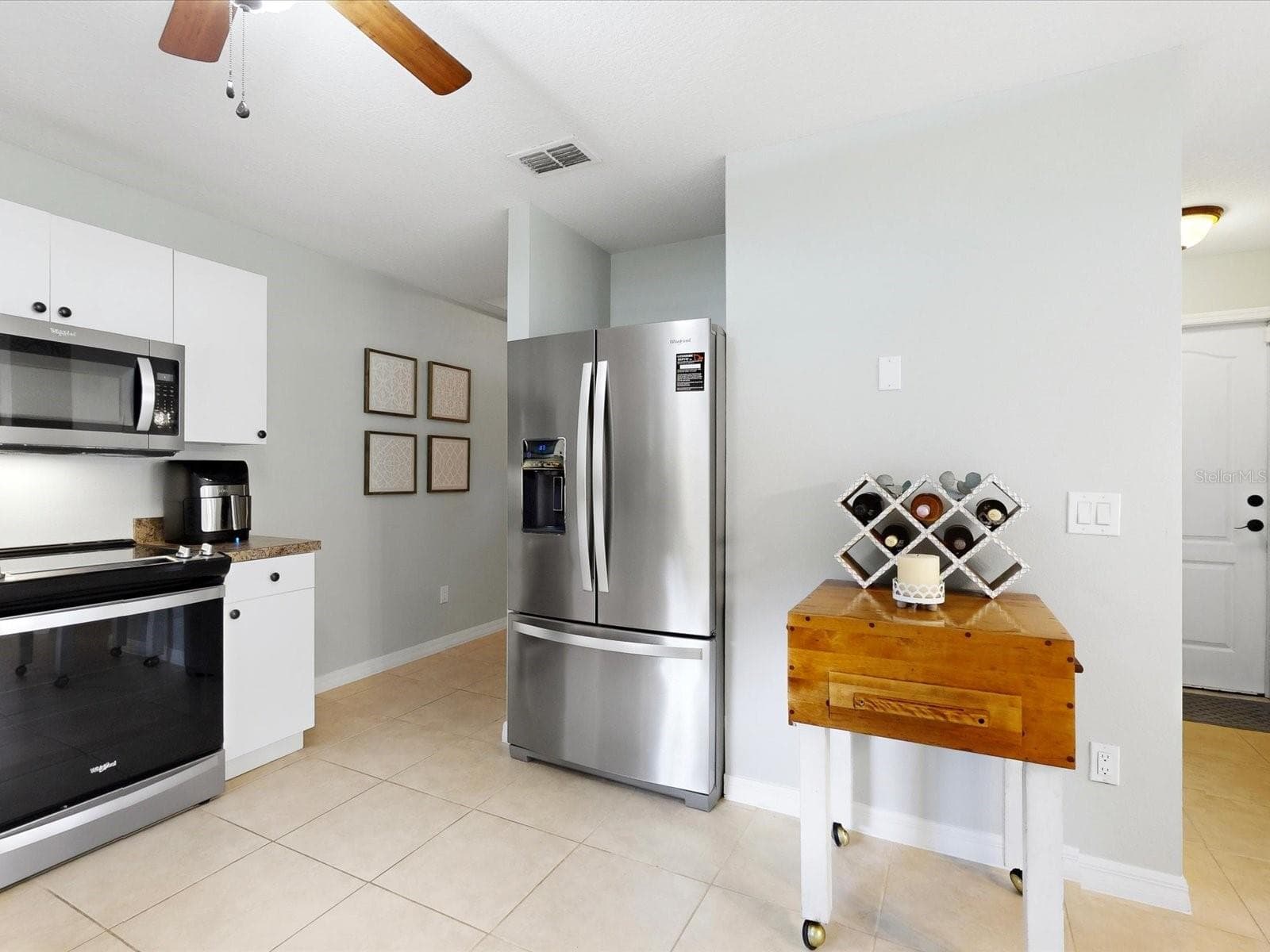 Single Family Residence at 30526 HAWTHORN AVE, EUSTIS, photo 11 of 47