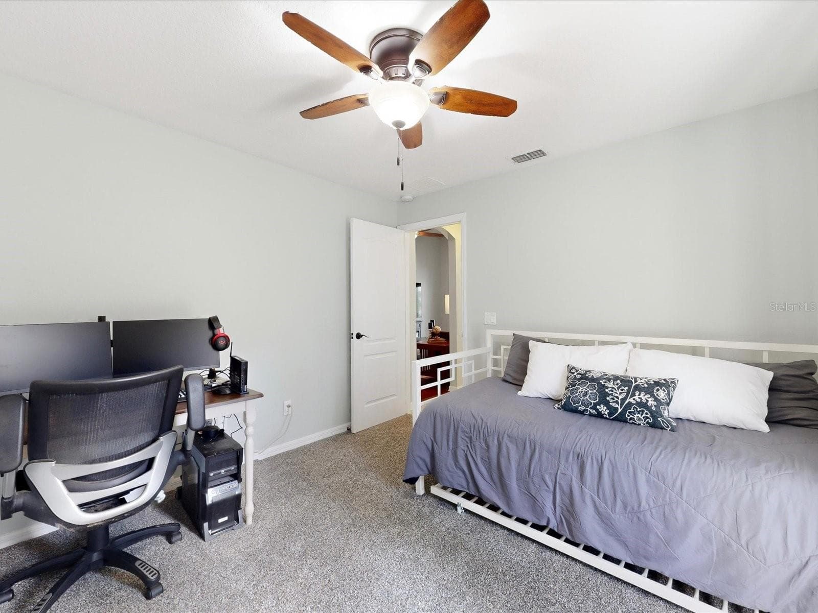 Single Family Residence at 30526 HAWTHORN AVE, EUSTIS, photo 25 of 47