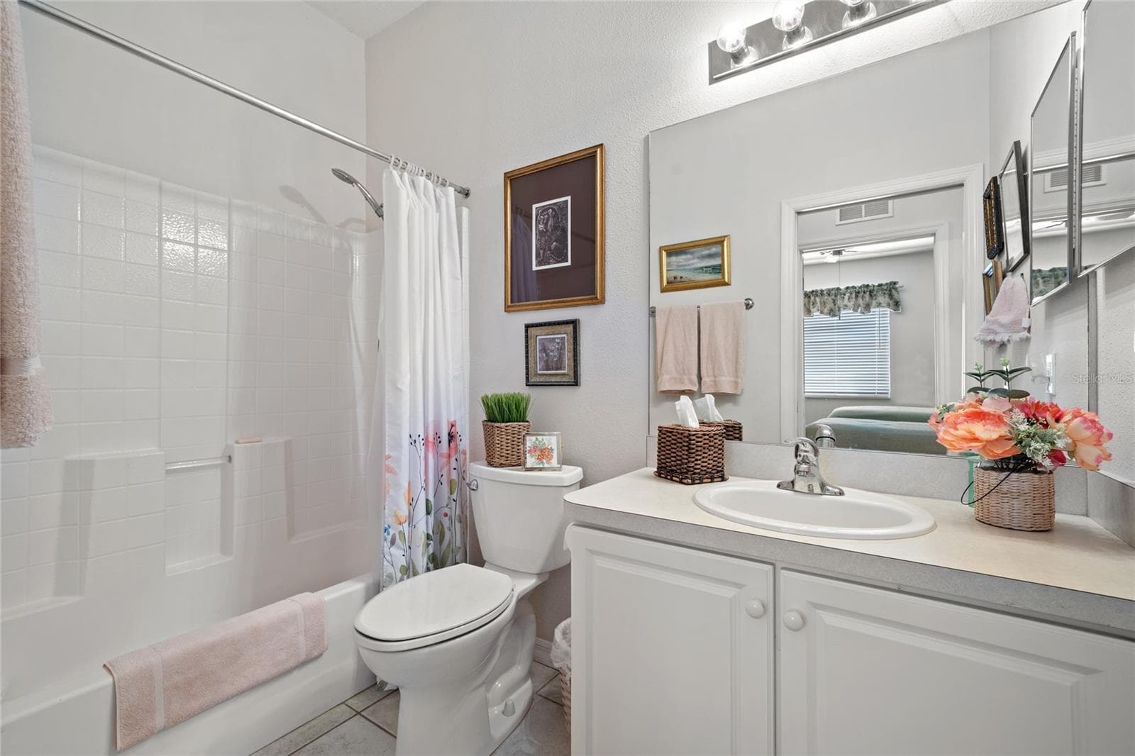 GUEST BATH - 8112 AMBERSWEET PL, LAND O LAKES