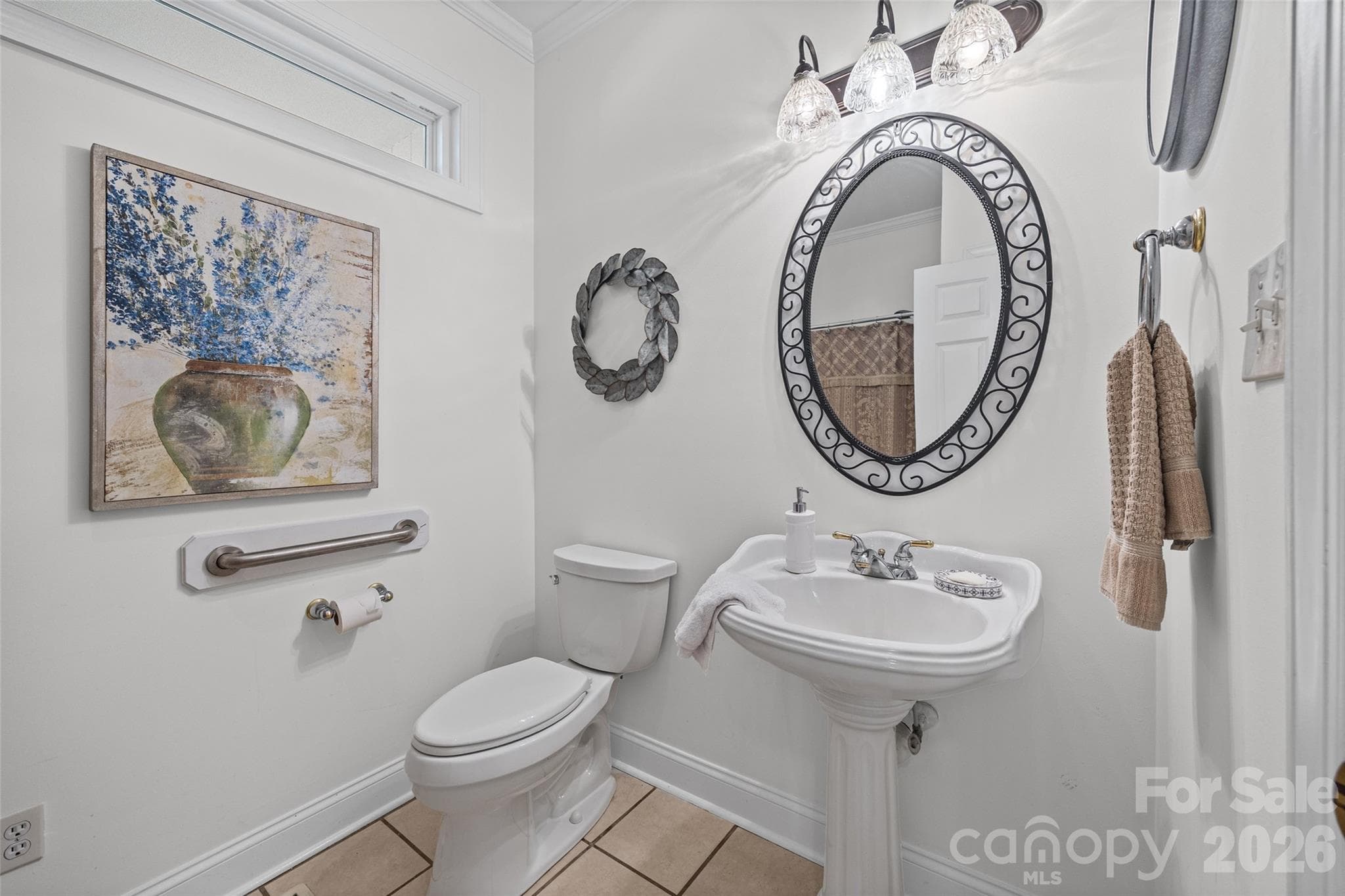 Full bath beside bedroom 2 - 2005 Westridge Drive, Rock Hill