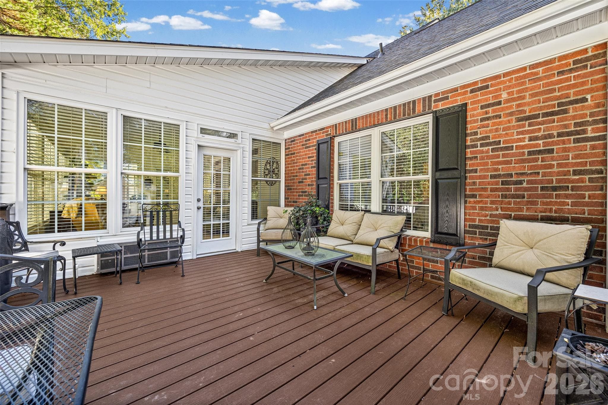 Trex deck with plenty of privacy - 2005 Westridge Drive, Rock Hill
