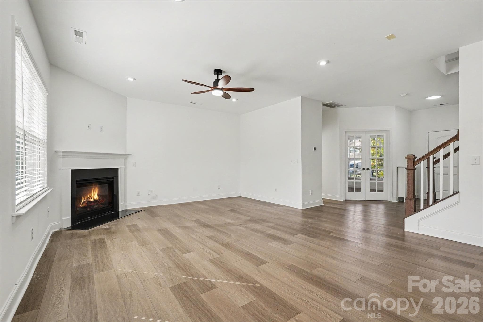 Single Family Residence at 19221 Yellow Birch Drive, Charlotte, photo 7 of 28