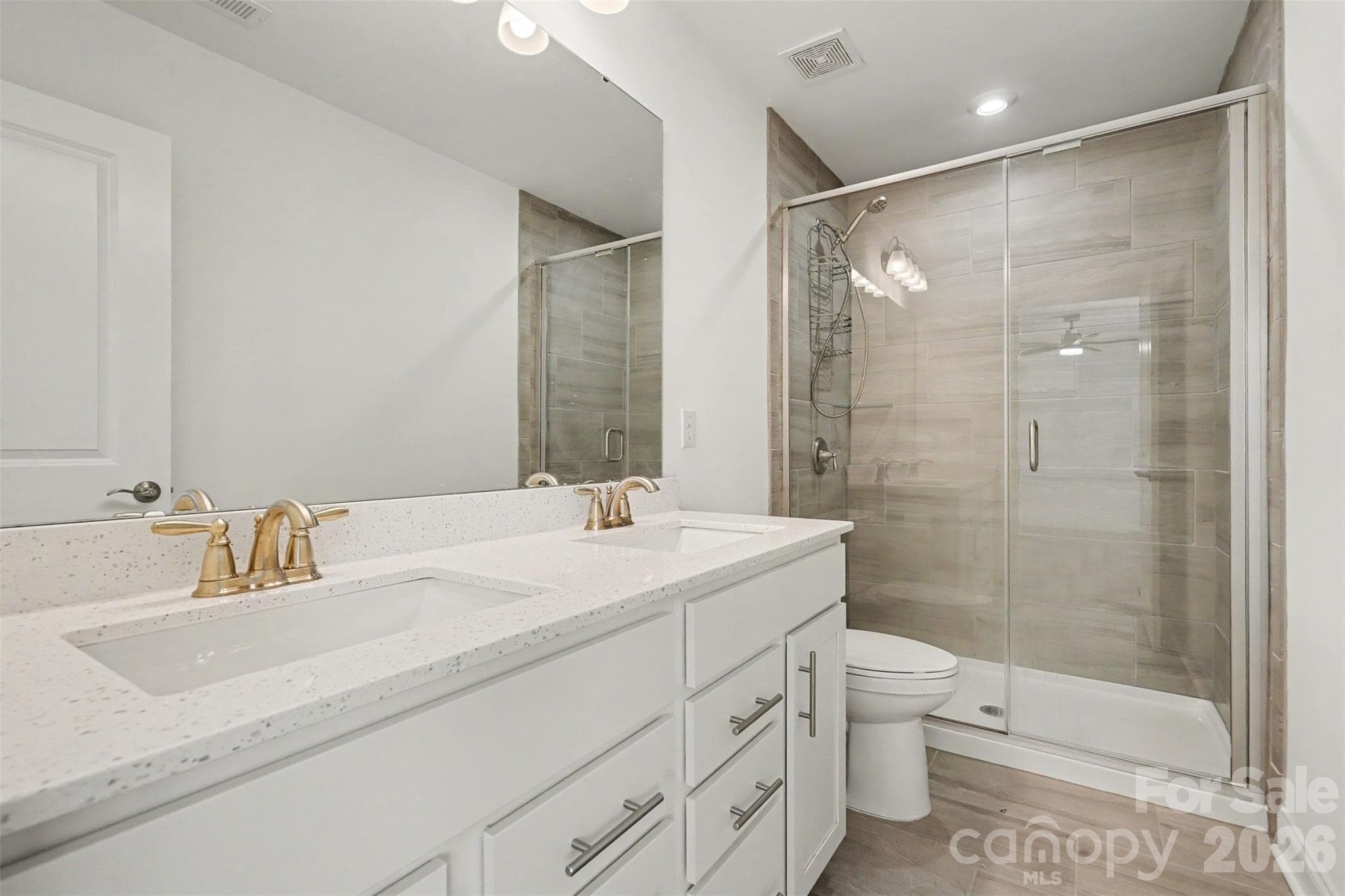 Single Family Residence at 19221 Yellow Birch Drive, Charlotte, photo 16 of 28