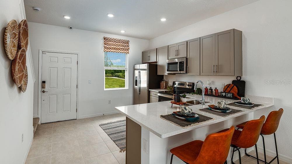 Townhouse at 8760 DAYBREAK ST, SARASOTA, photo 2 of 20
