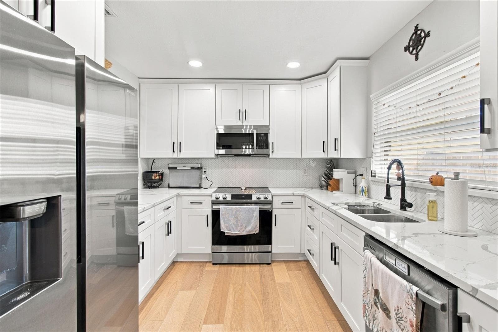Kitchen - 3653 68TH ST N, ST PETERSBURG