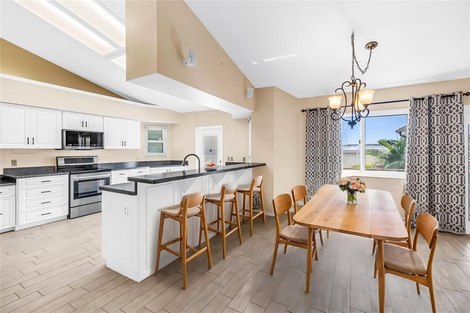Single Family Residence at 13000 FARMINGTON TRL, SEMINOLE, photo 6 of 33