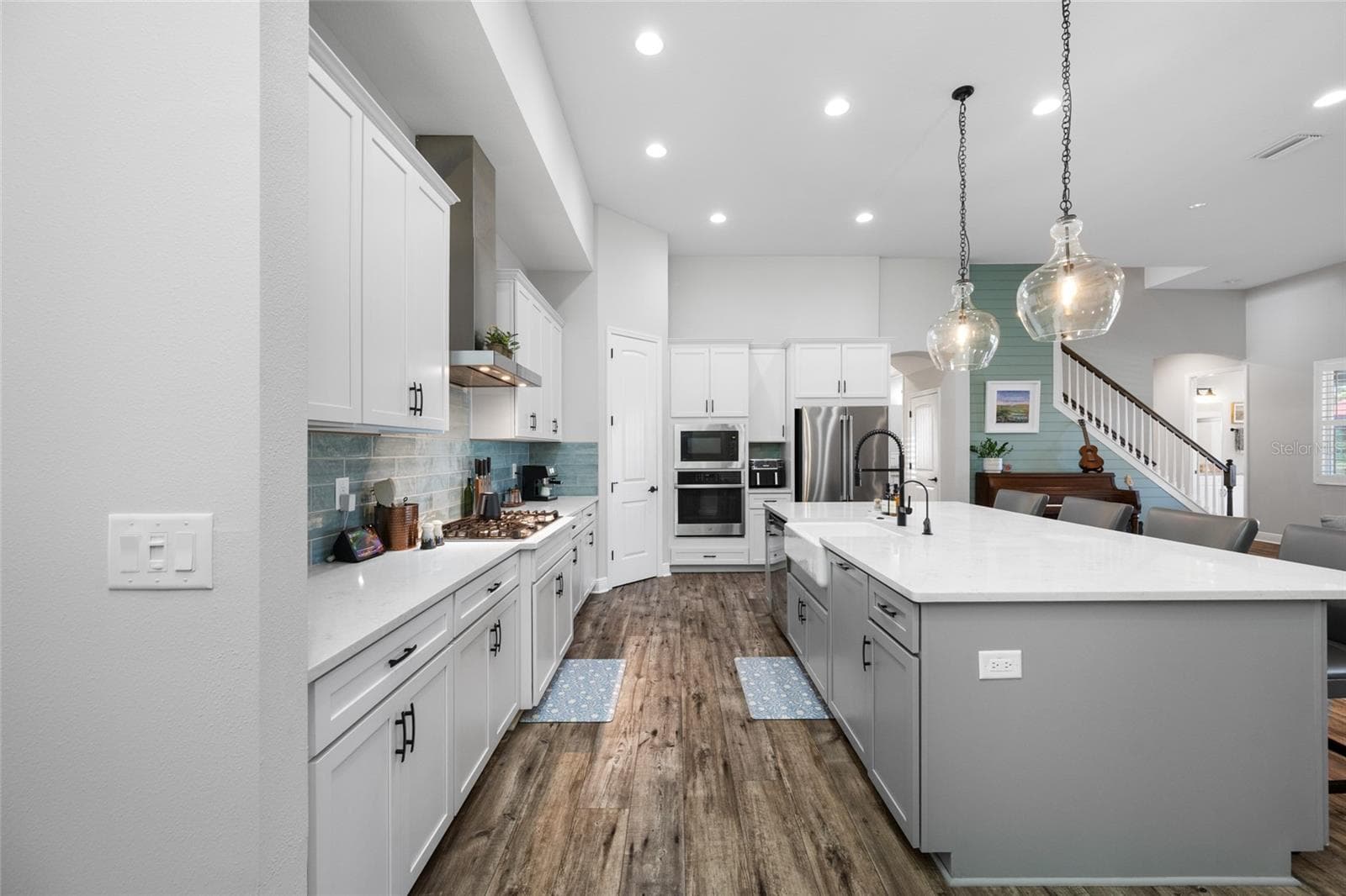 12 Foot Ceilings and a 9 foot Island creates a truly Grand Kitchen - 4161 GLADE WOOD LOOP, NEW PORT RICHEY