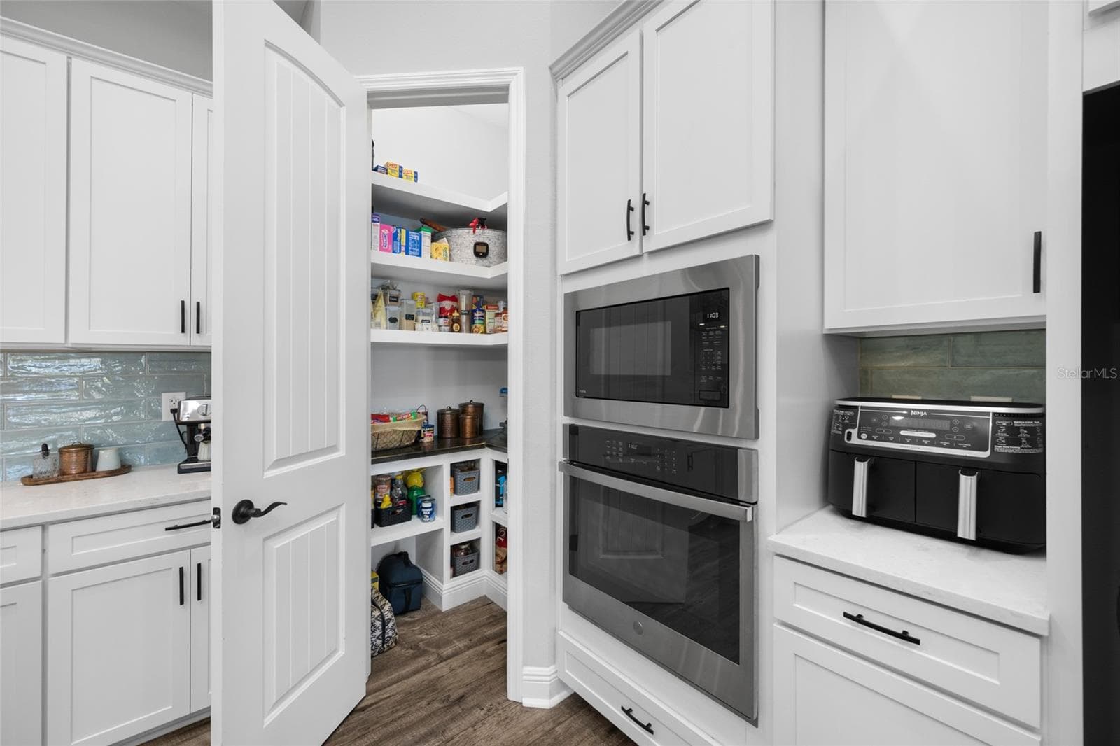 GE Cafe and Profile Appliances and walk-in pantry - 4161 GLADE WOOD LOOP, NEW PORT RICHEY