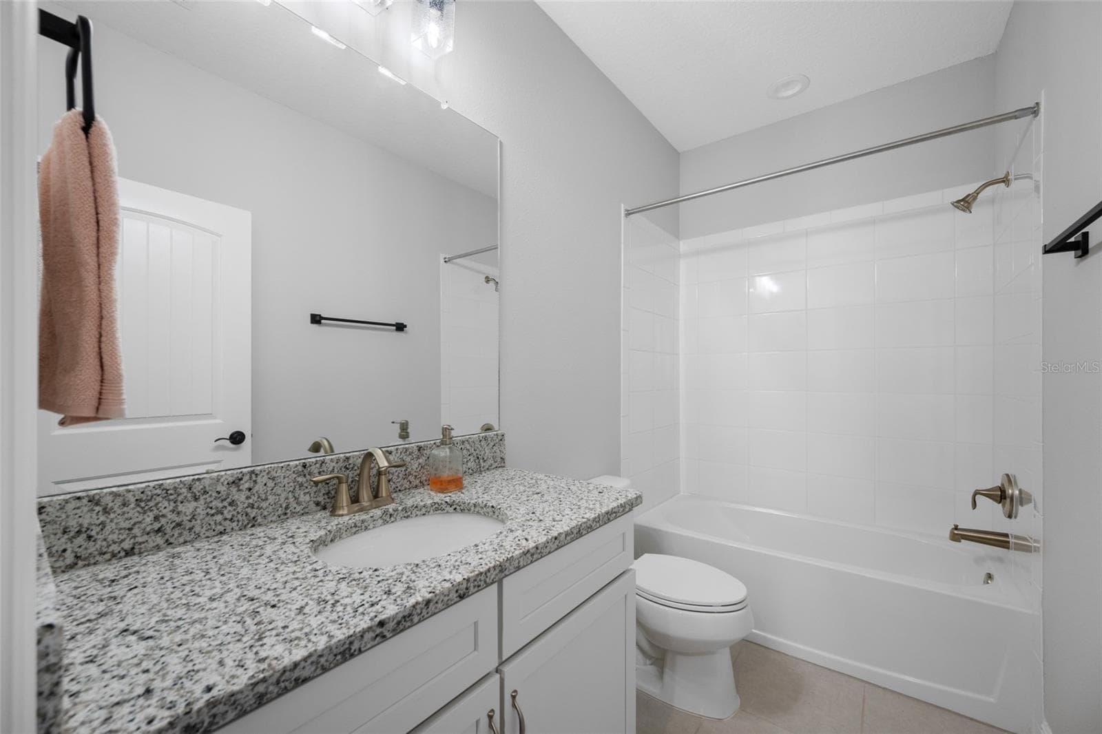 2nd bathroom - 4161 GLADE WOOD LOOP, NEW PORT RICHEY