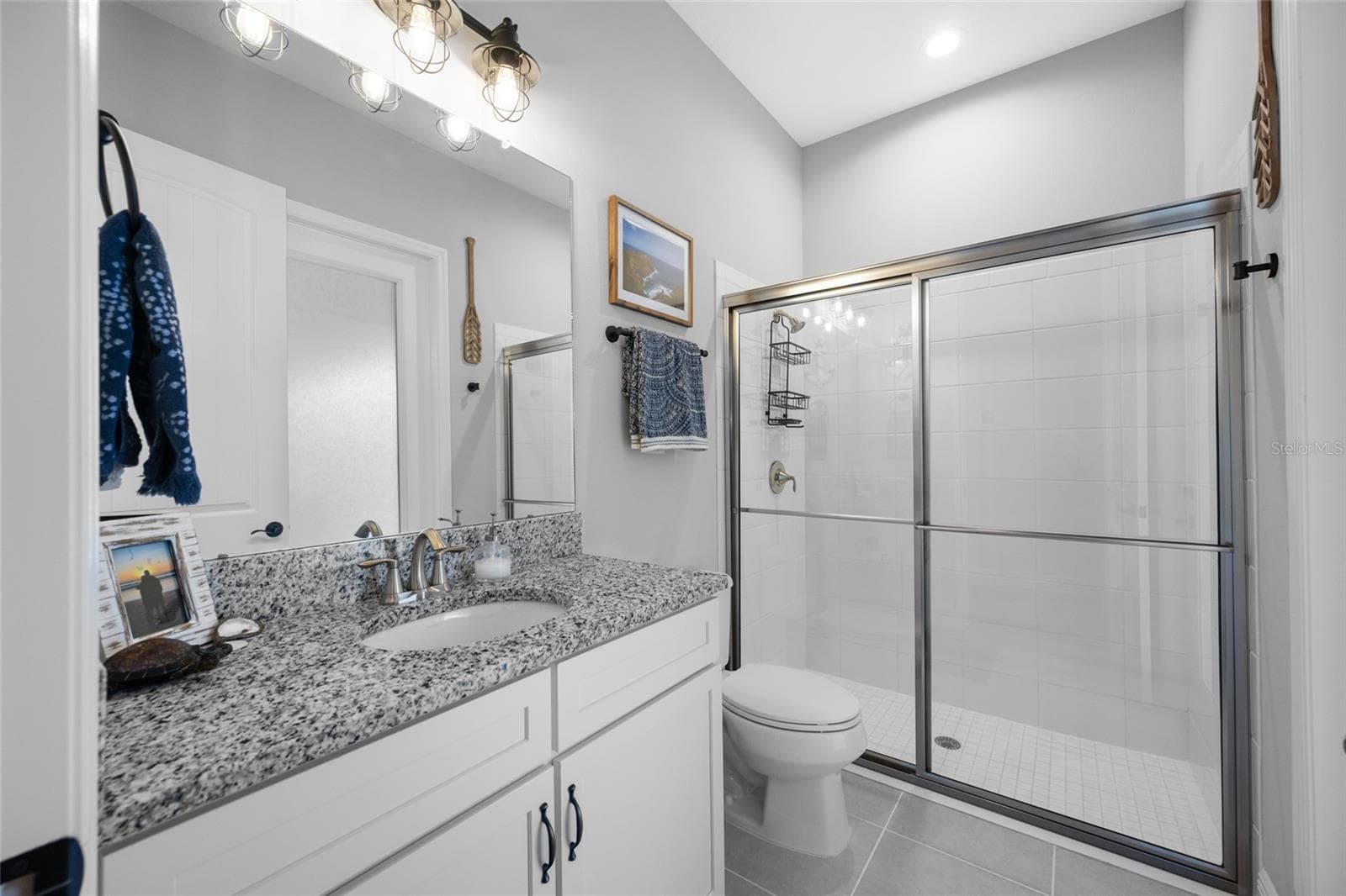 3rd bathroom (pool bath) - 4161 GLADE WOOD LOOP, NEW PORT RICHEY